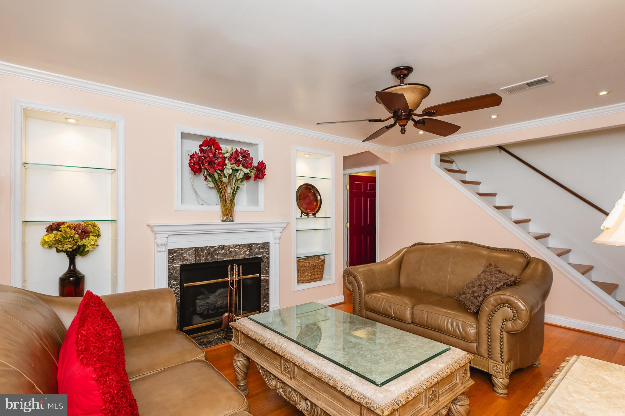 BRENTWOOD SQUARE - Residential