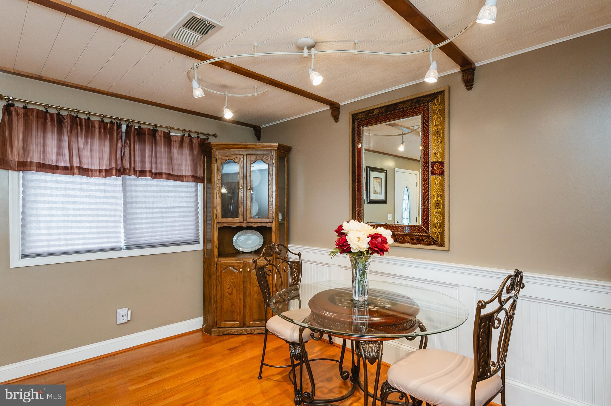 BRENTWOOD SQUARE - Residential