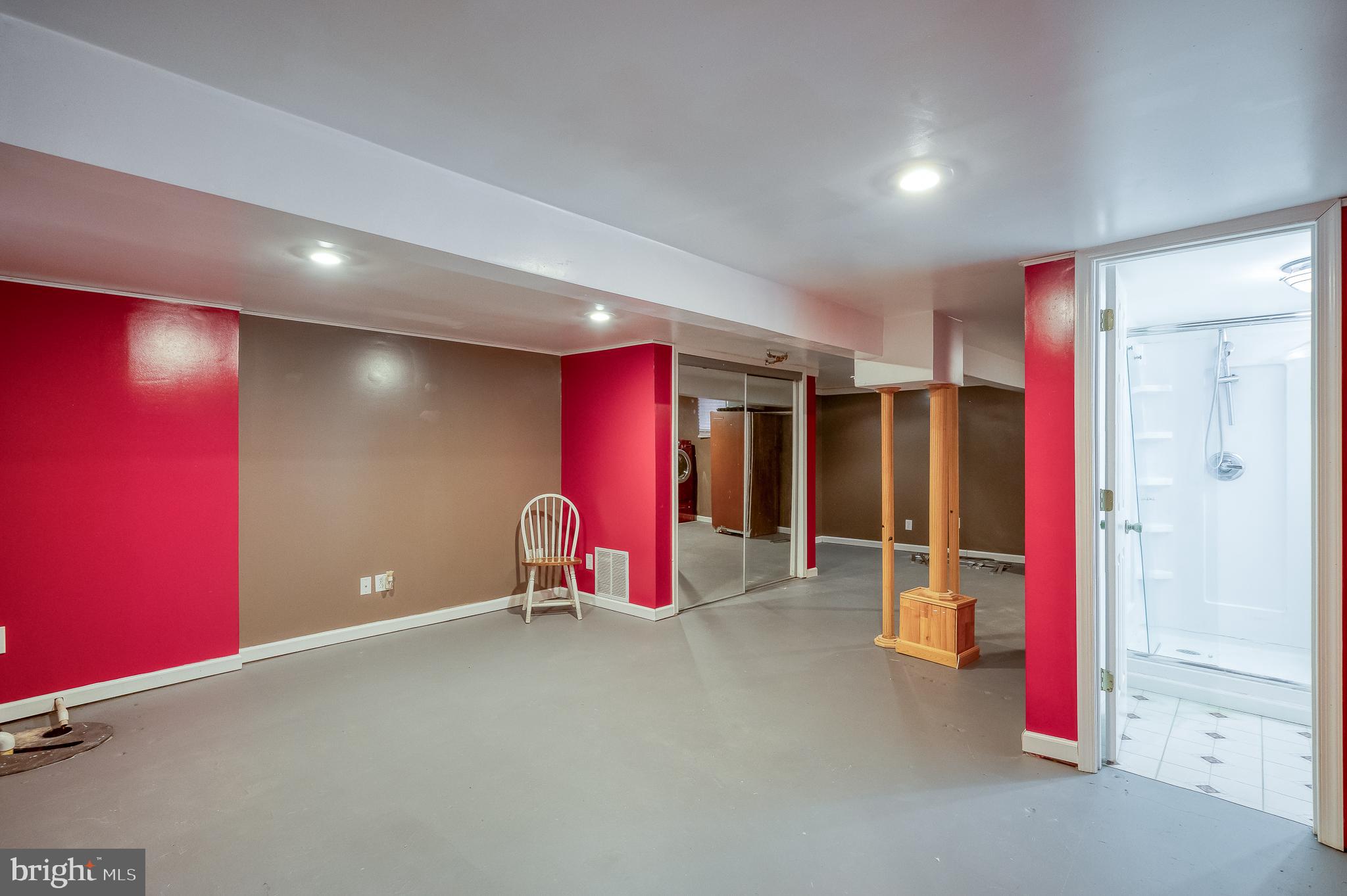 BRENTWOOD SQUARE - Residential