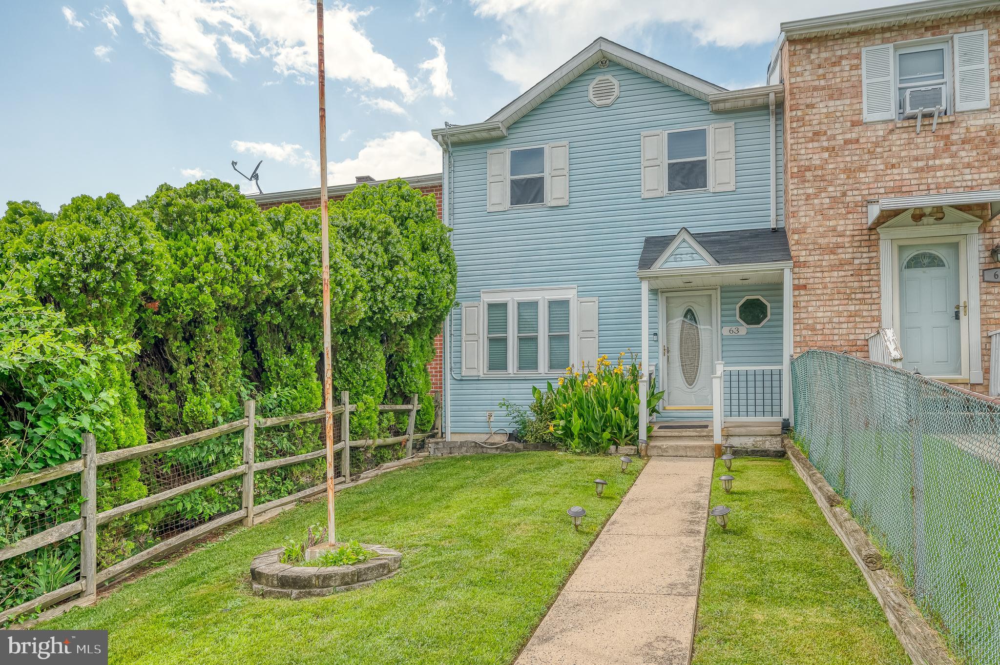 BRENTWOOD SQUARE - Residential