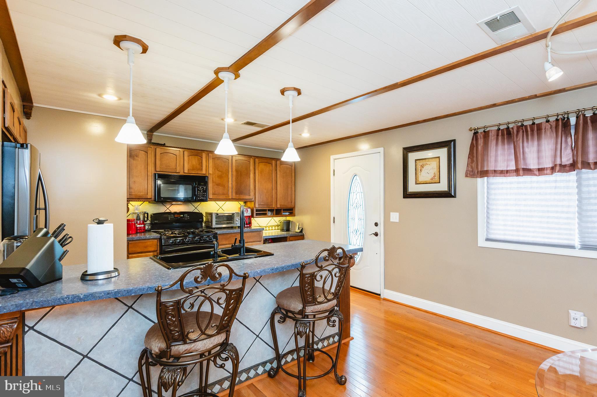 BRENTWOOD SQUARE - Residential