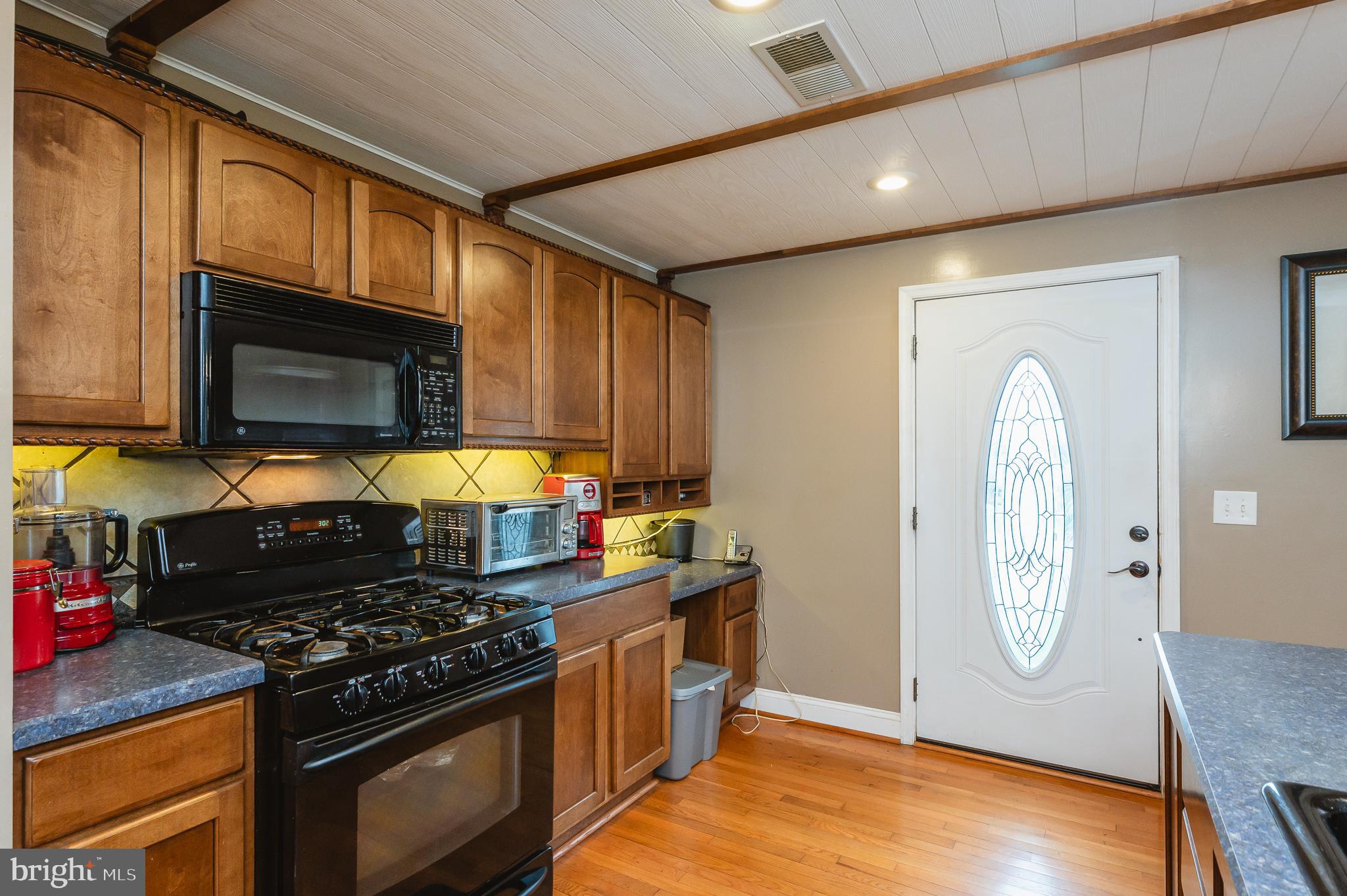 BRENTWOOD SQUARE - Residential