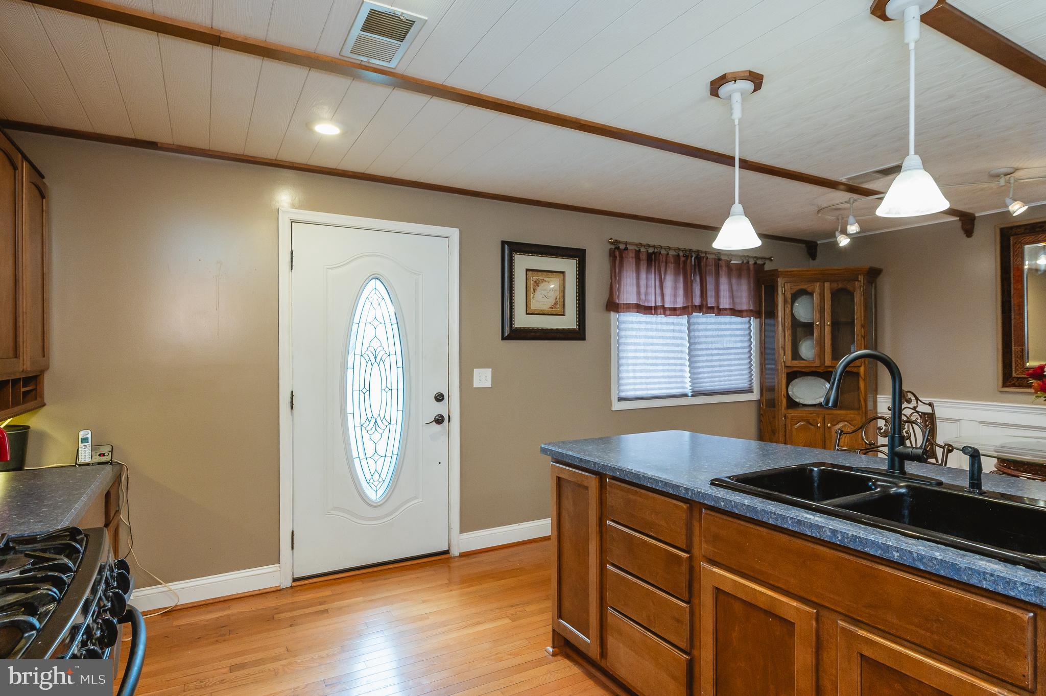 BRENTWOOD SQUARE - Residential