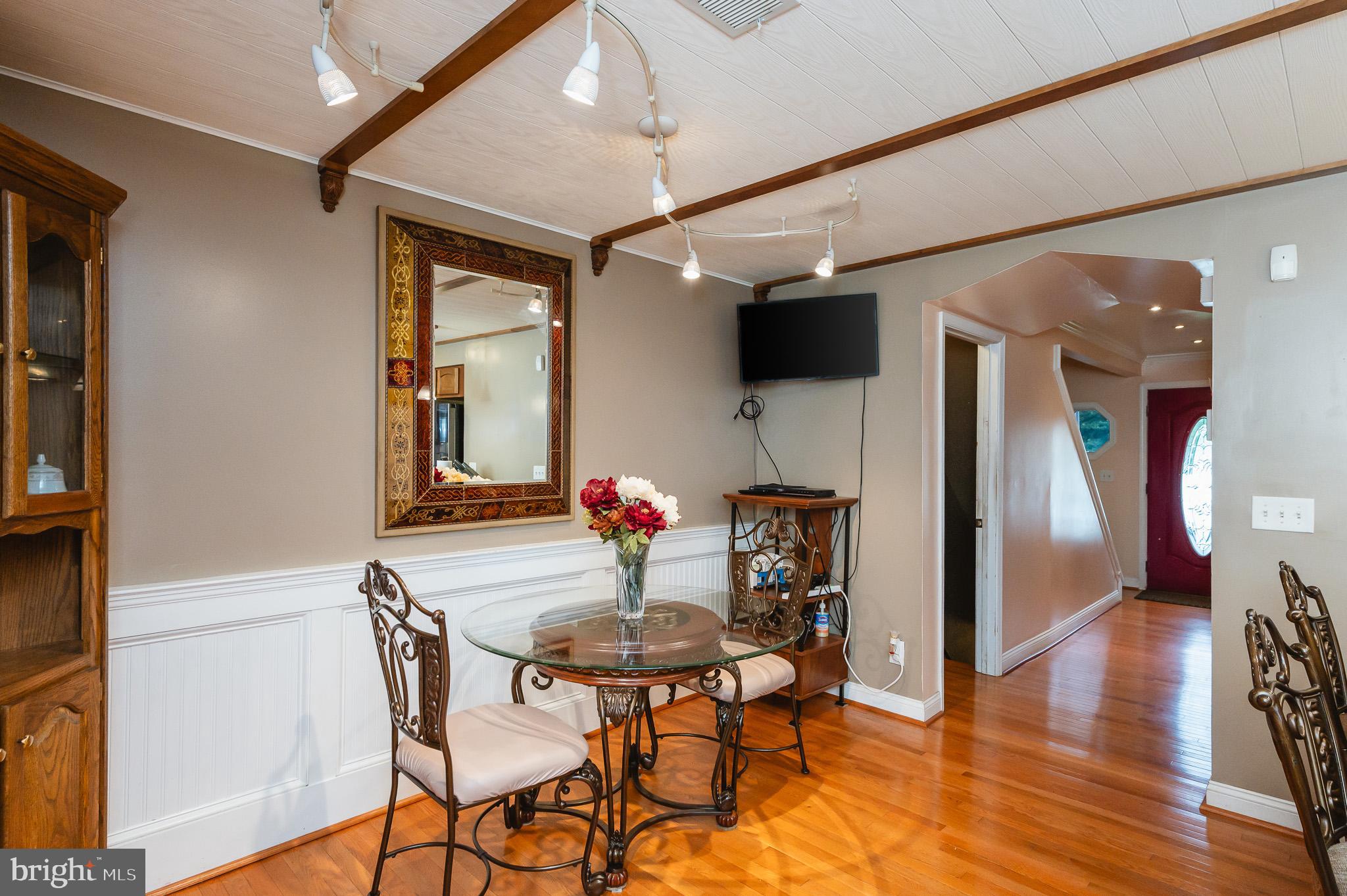 BRENTWOOD SQUARE - Residential