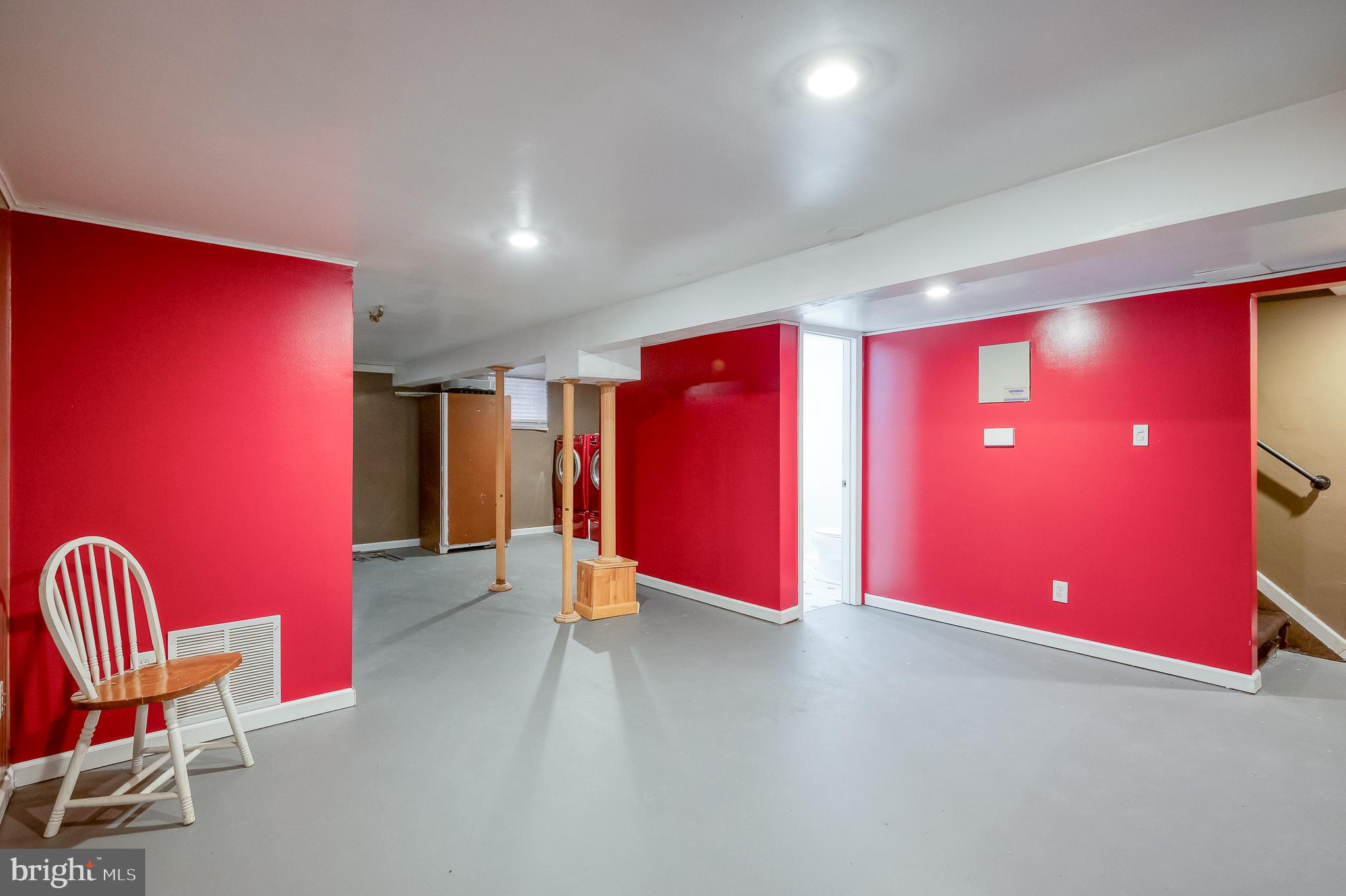 BRENTWOOD SQUARE - Residential