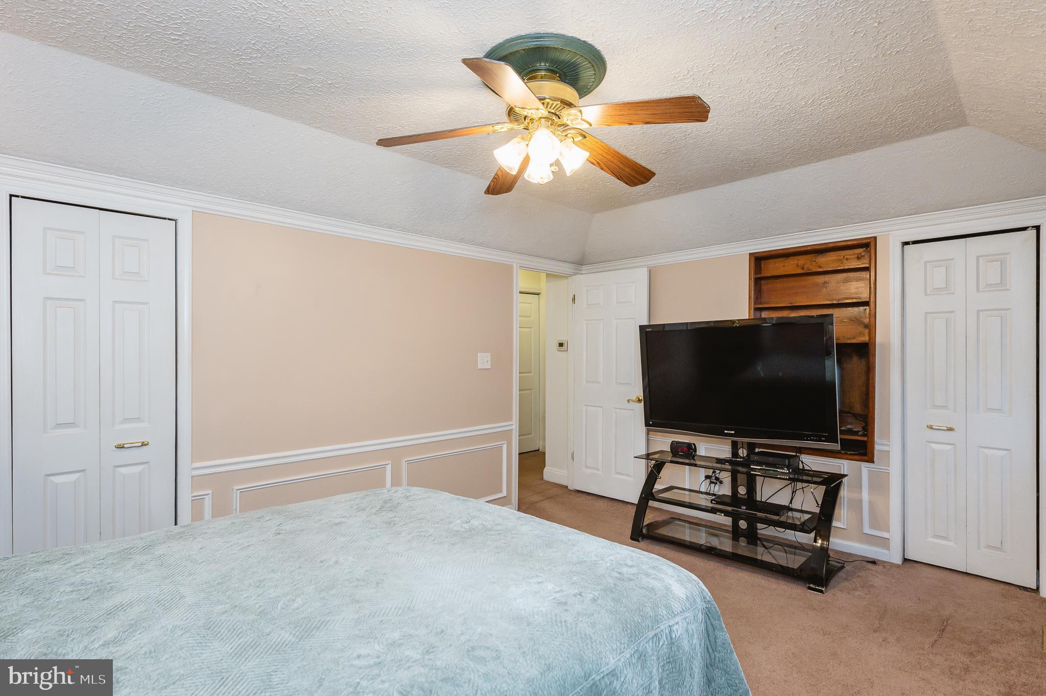 BRENTWOOD SQUARE - Residential