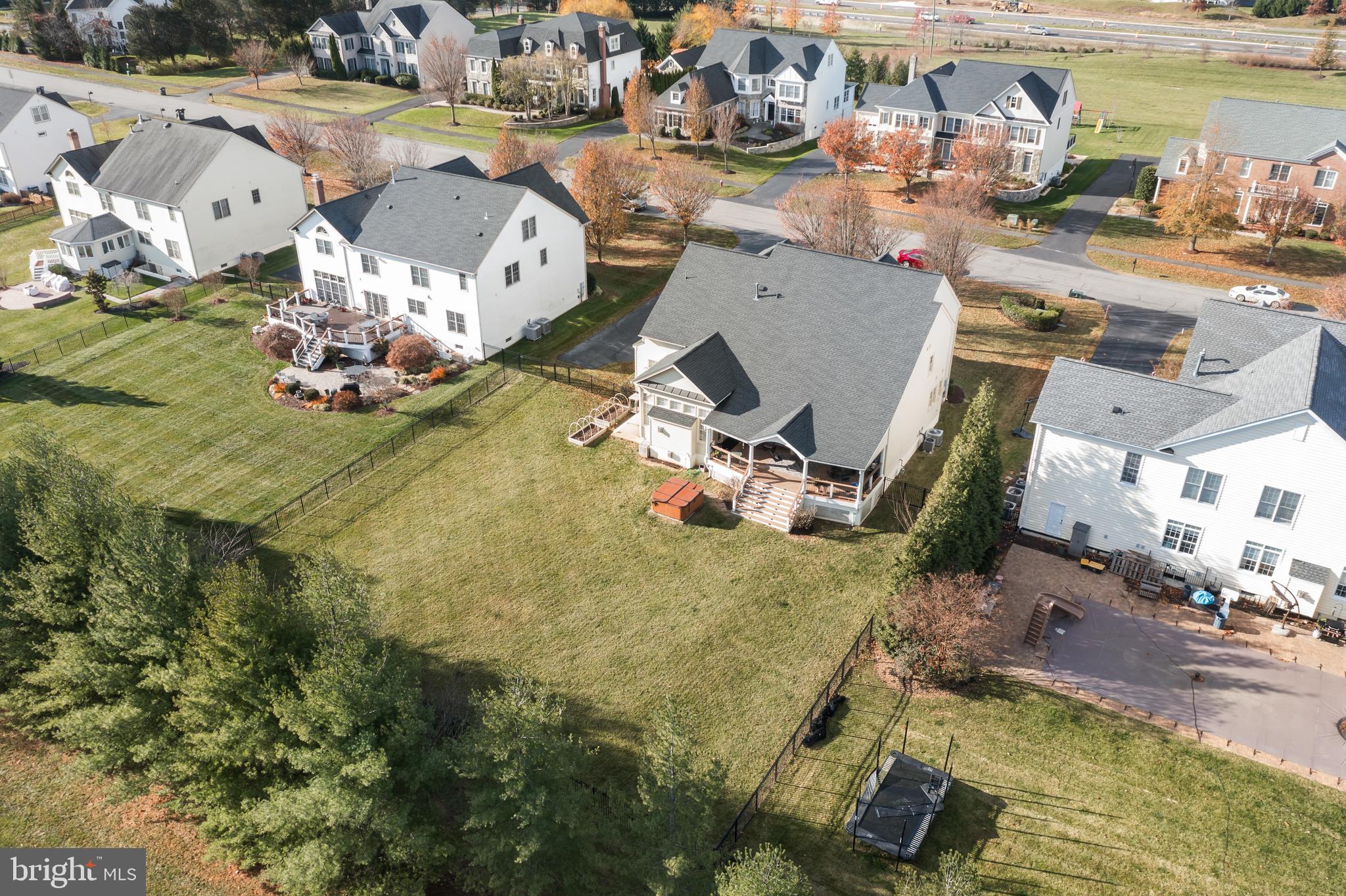 VILLAGE OF WAXPOOL - Residential
