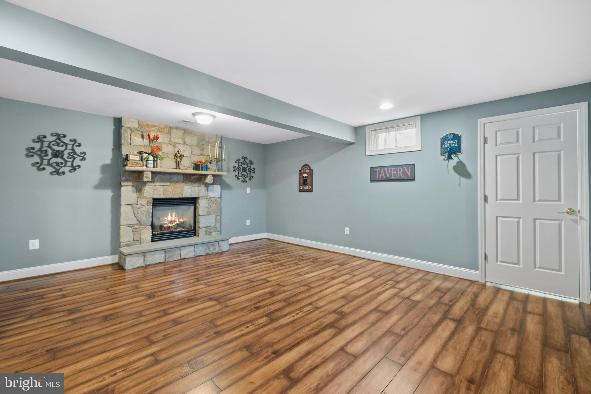 VILLAGE OF WAXPOOL - Residential