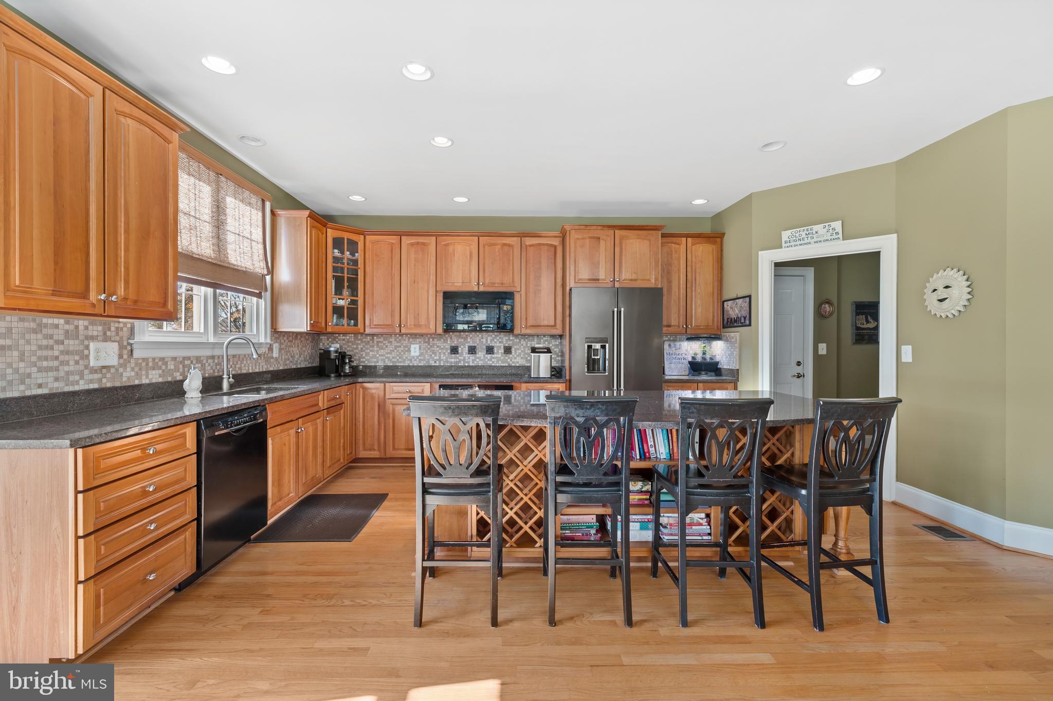 VILLAGE OF WAXPOOL - Residential