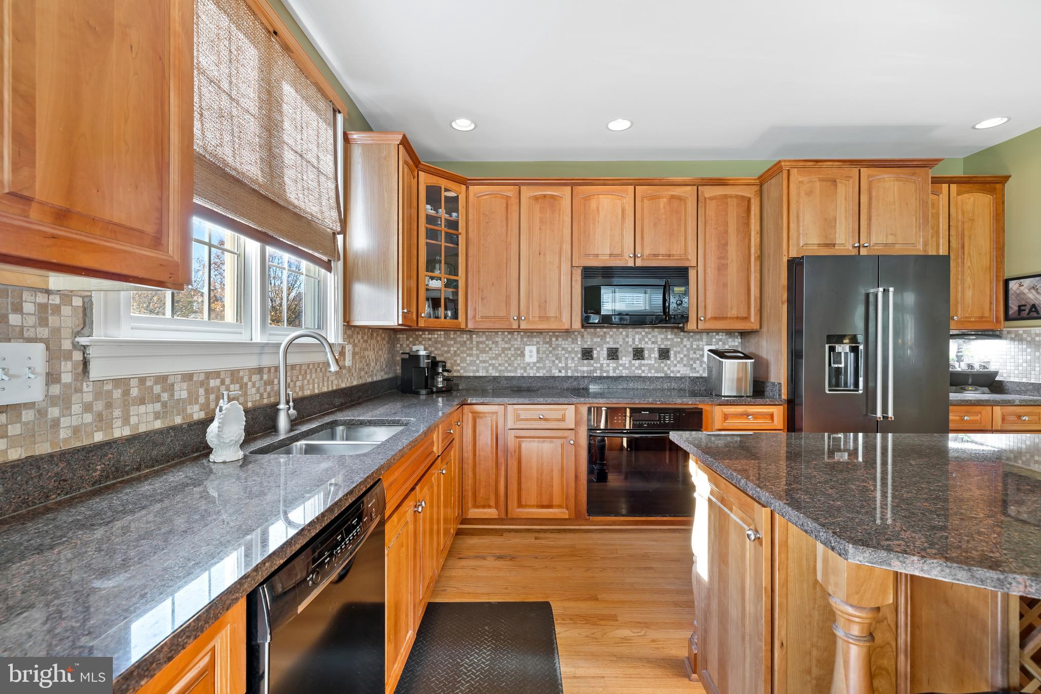 VILLAGE OF WAXPOOL - Residential