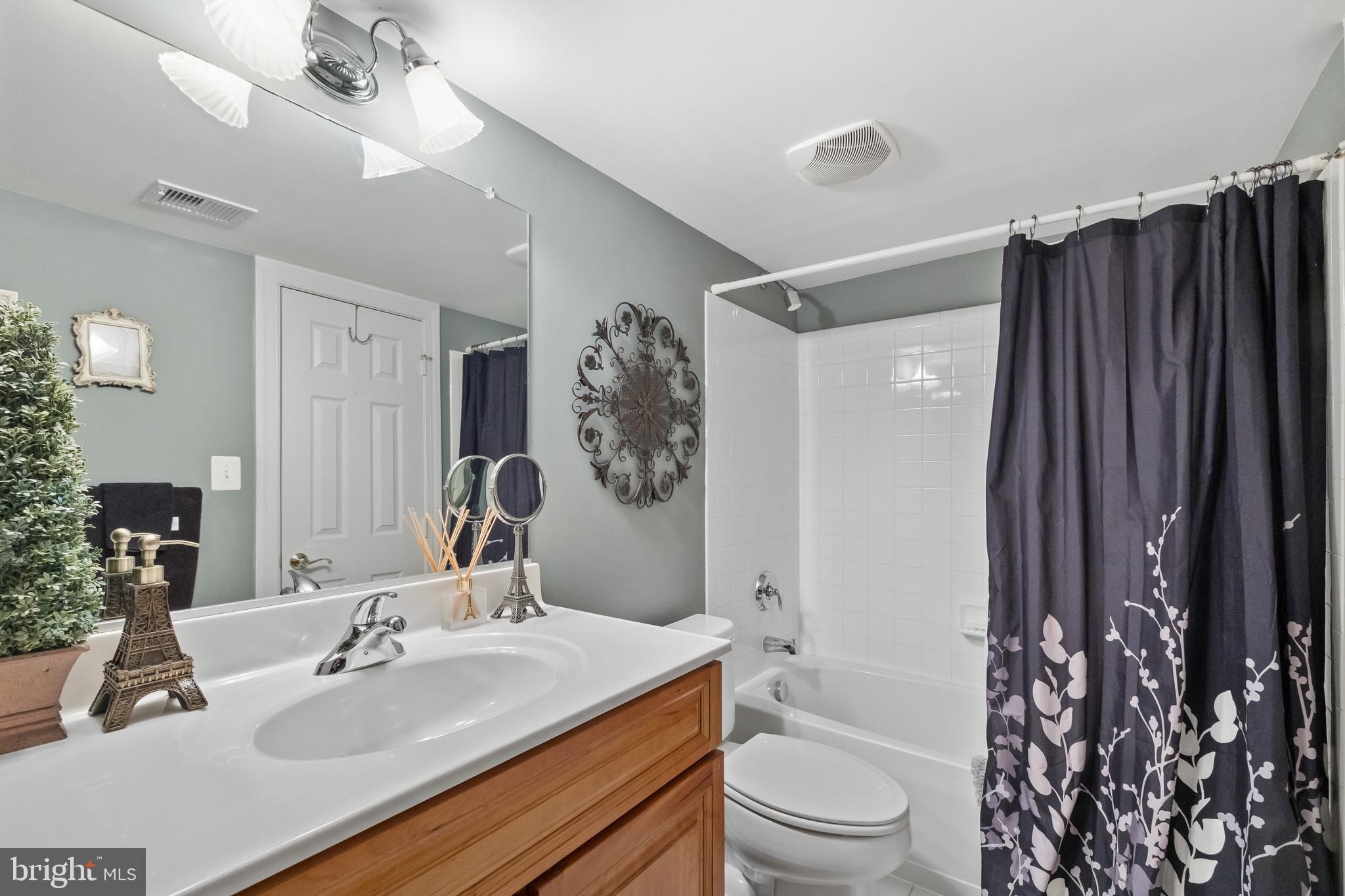 VILLAGE OF WAXPOOL - Residential