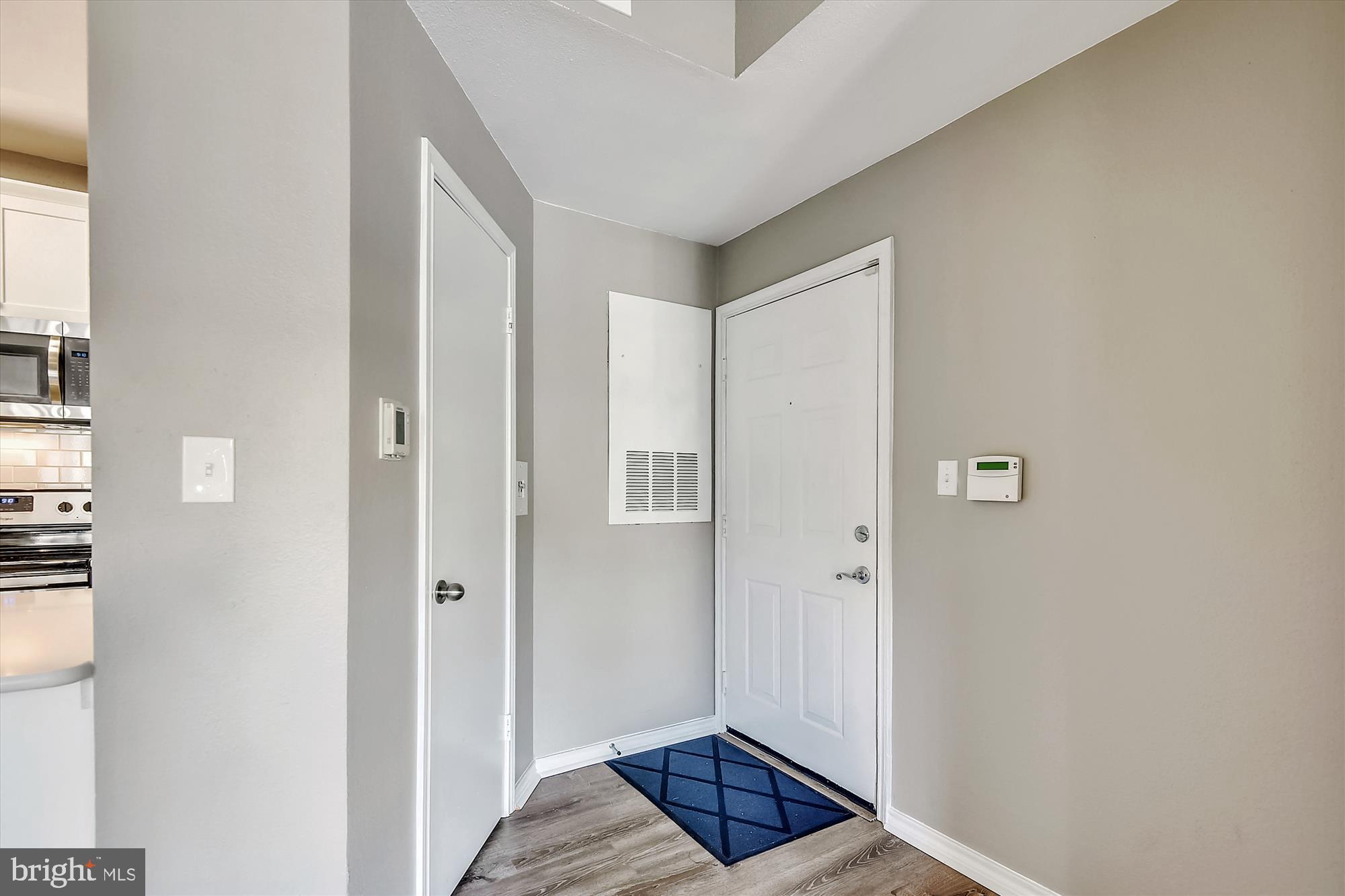 PENDERBROOK SQUARE CONDOMINIUMS - Residential Lease