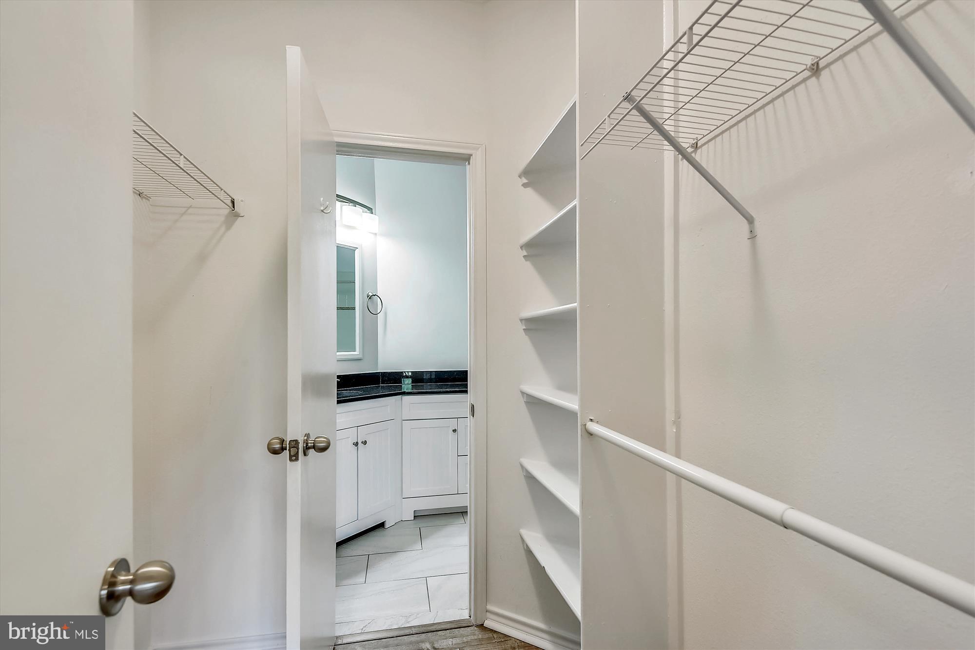 PENDERBROOK SQUARE CONDOMINIUMS - Residential Lease