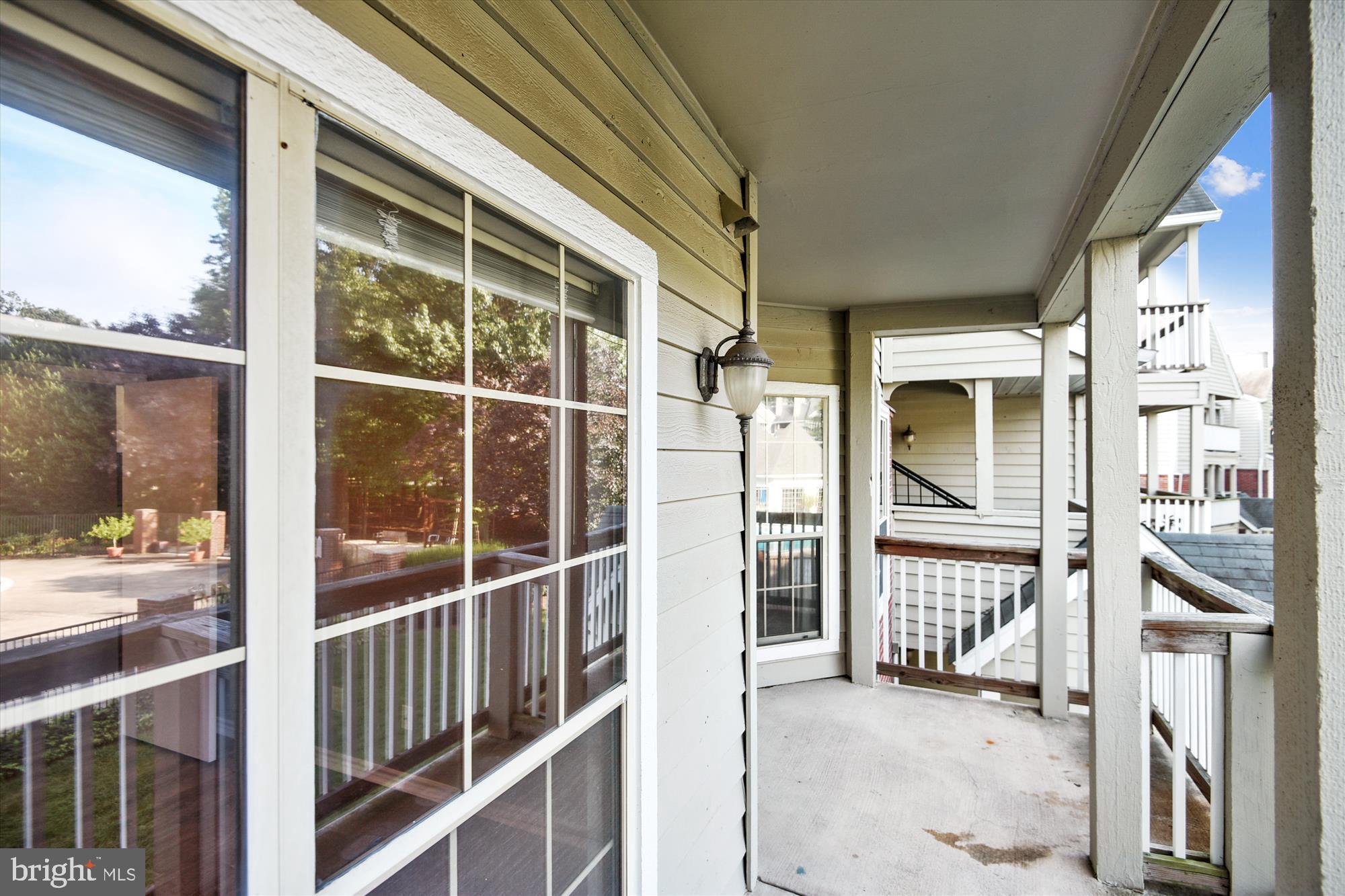 PENDERBROOK SQUARE CONDOMINIUMS - Residential Lease