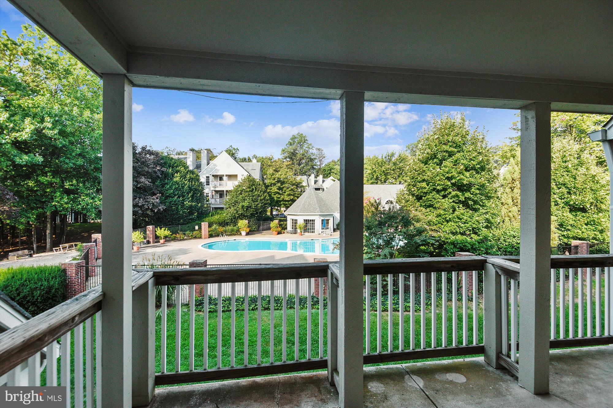 PENDERBROOK SQUARE CONDOMINIUMS - Residential Lease