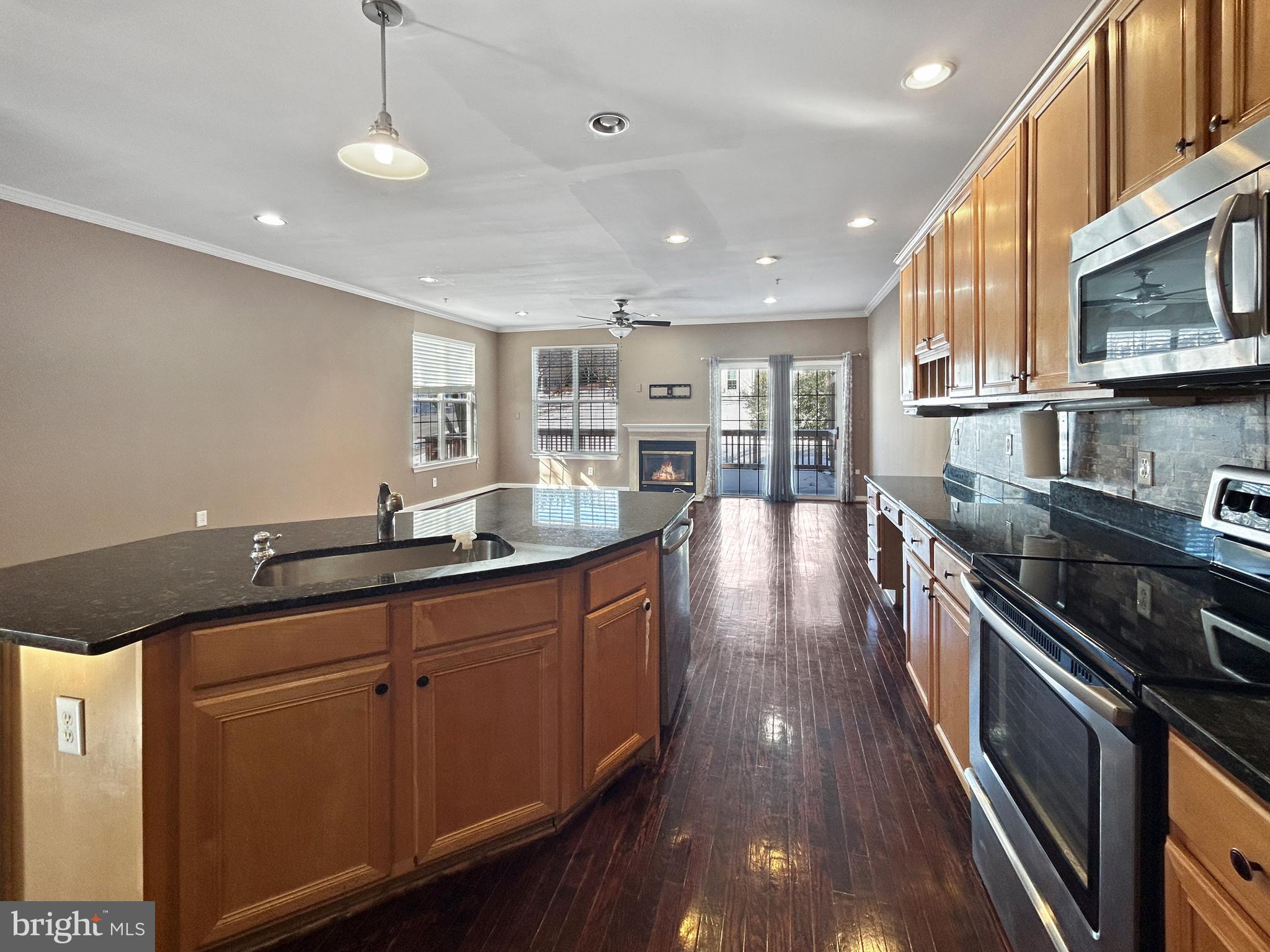 KINGSVIEW VILLAGE - Residential Lease