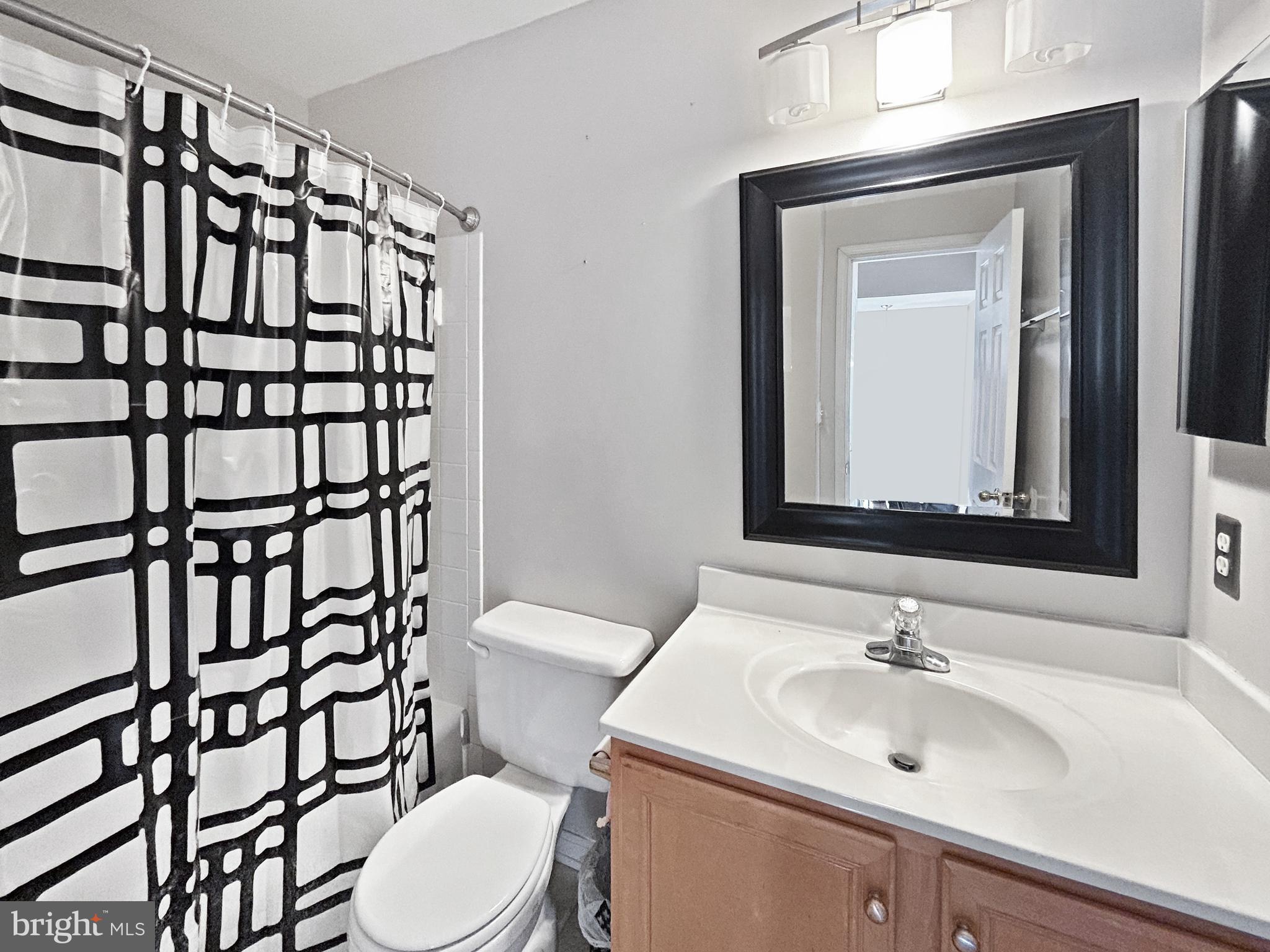 KINGSVIEW VILLAGE - Residential Lease