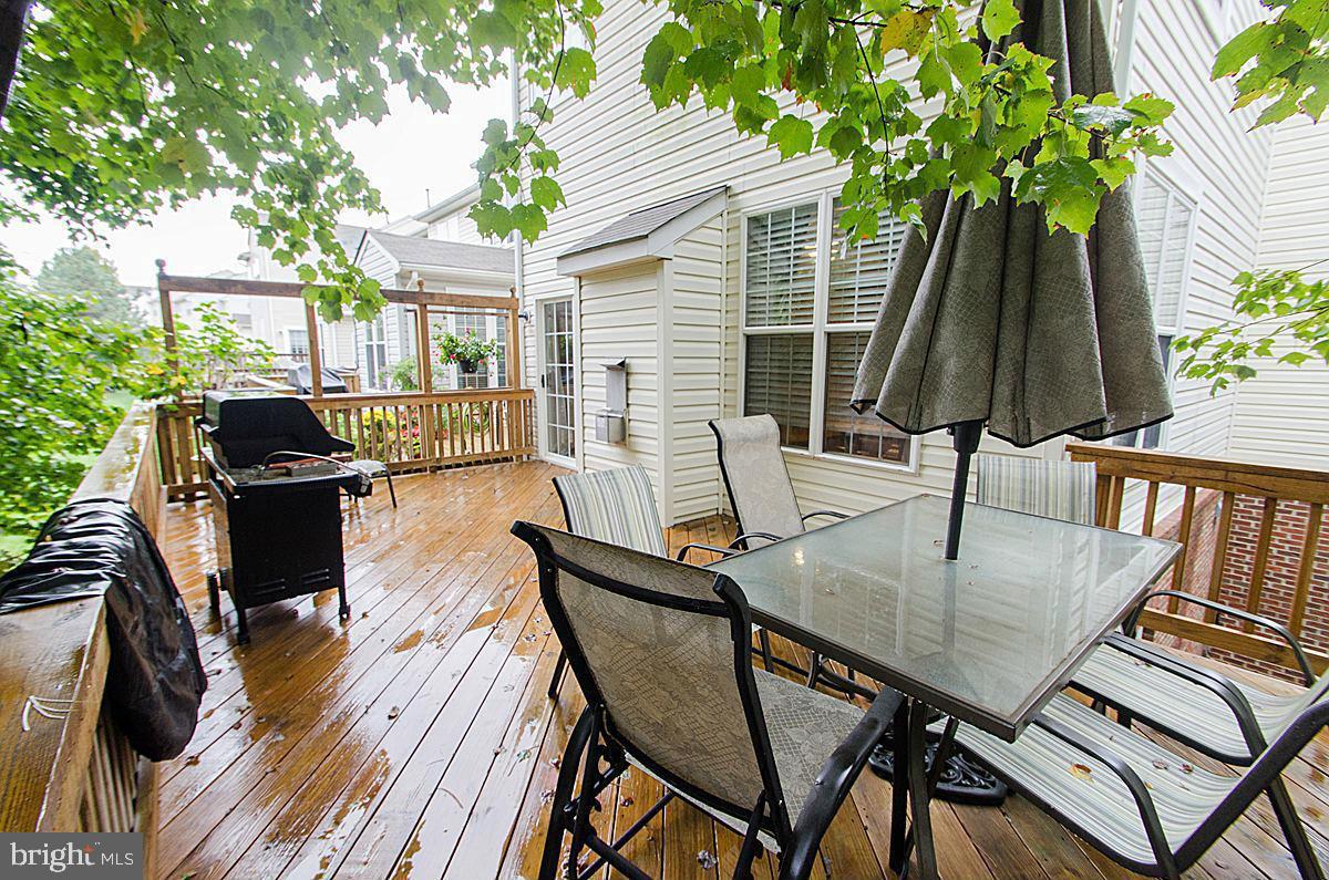 KINGSVIEW VILLAGE - Residential Lease