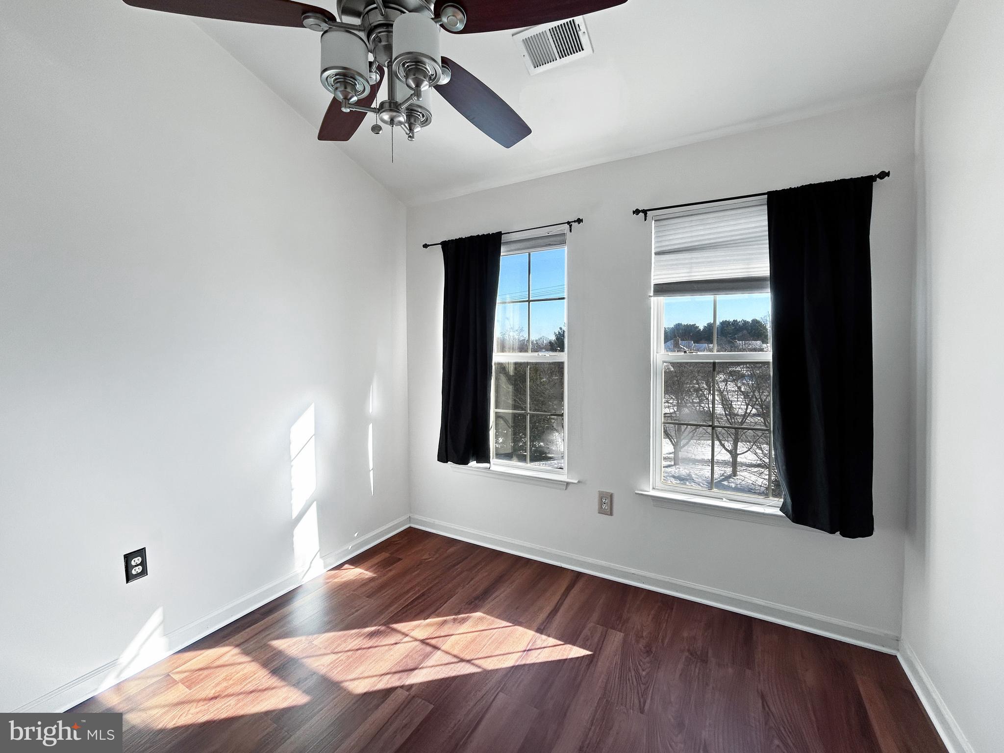 KINGSVIEW VILLAGE - Residential Lease