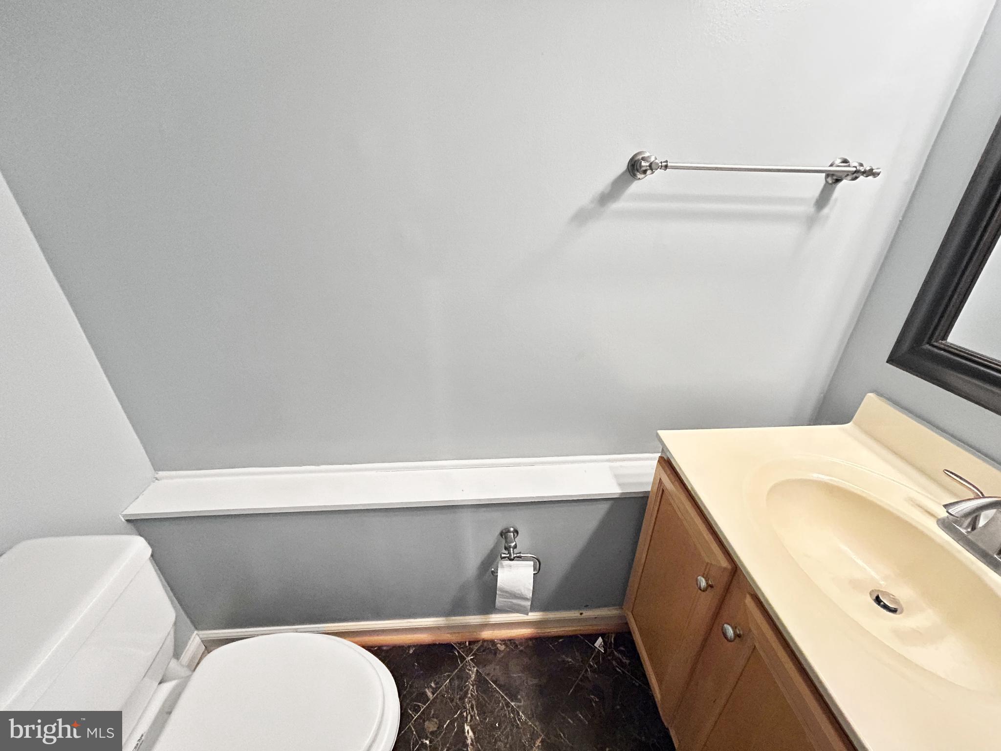 KINGSVIEW VILLAGE - Residential Lease