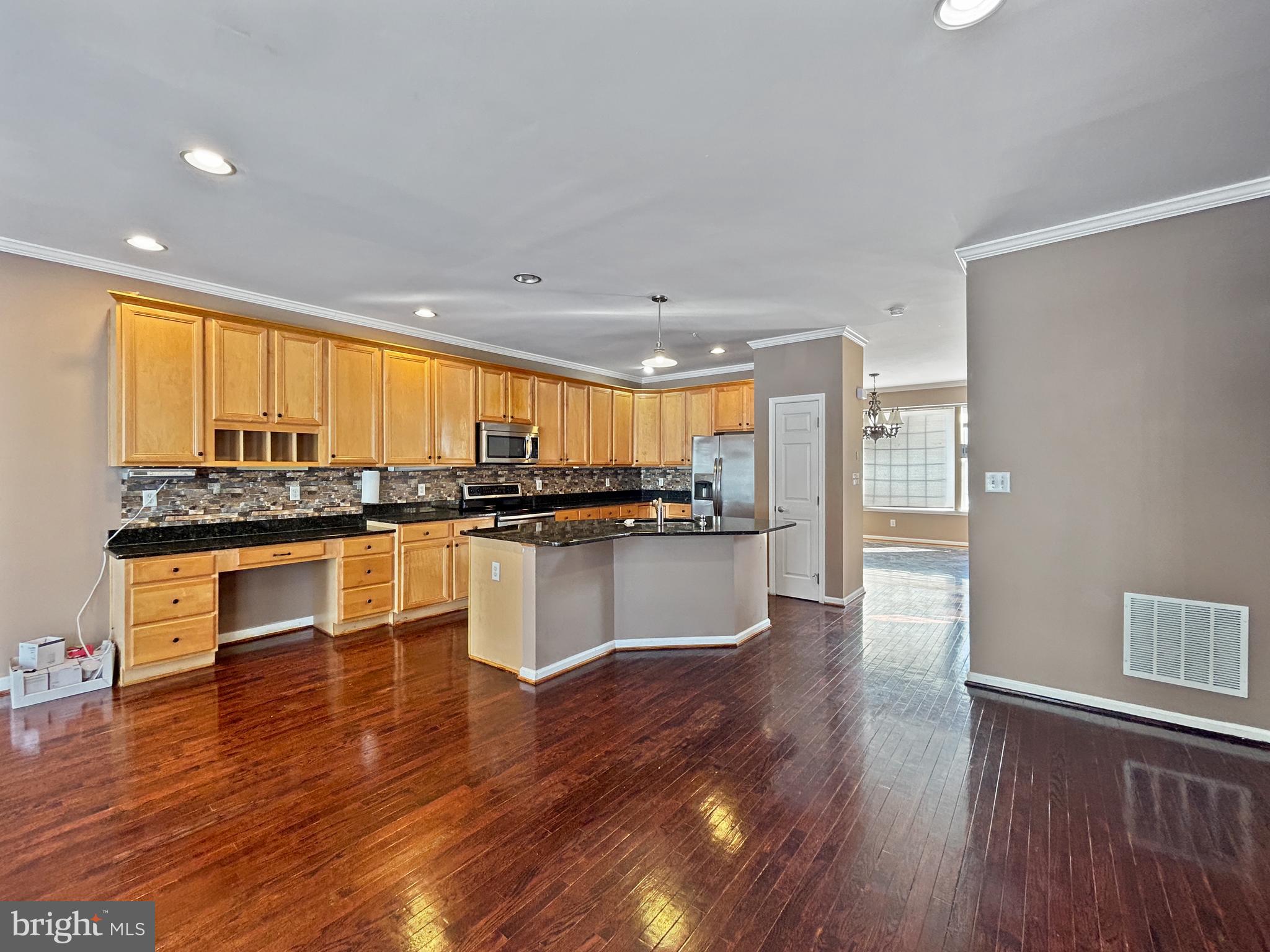 KINGSVIEW VILLAGE - Residential Lease