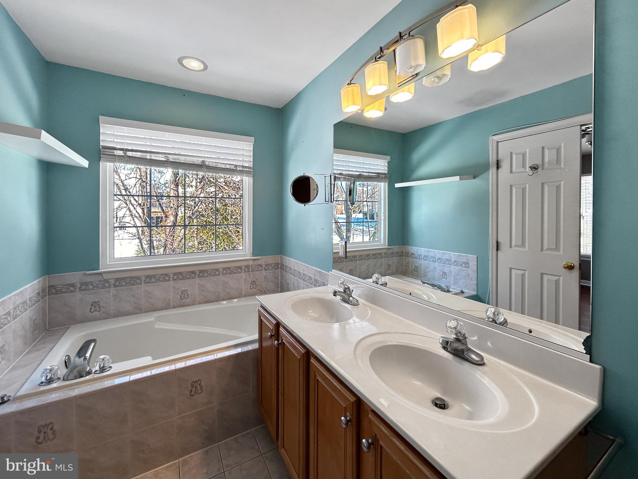 KINGSVIEW VILLAGE - Residential Lease