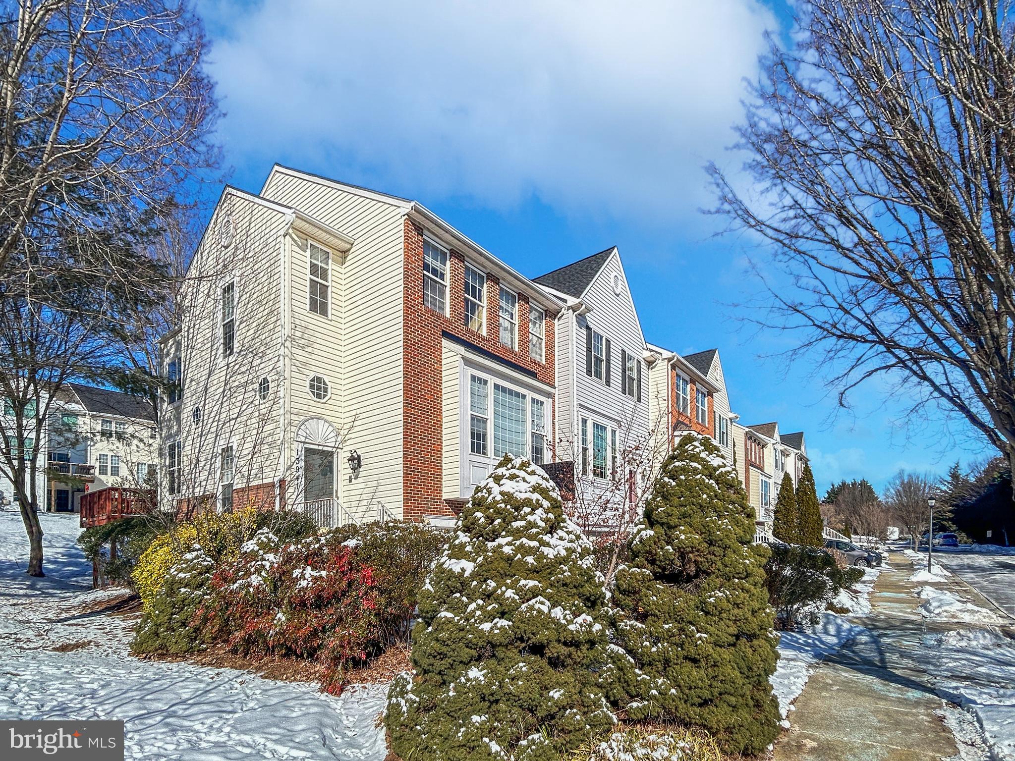 KINGSVIEW VILLAGE - Residential Lease