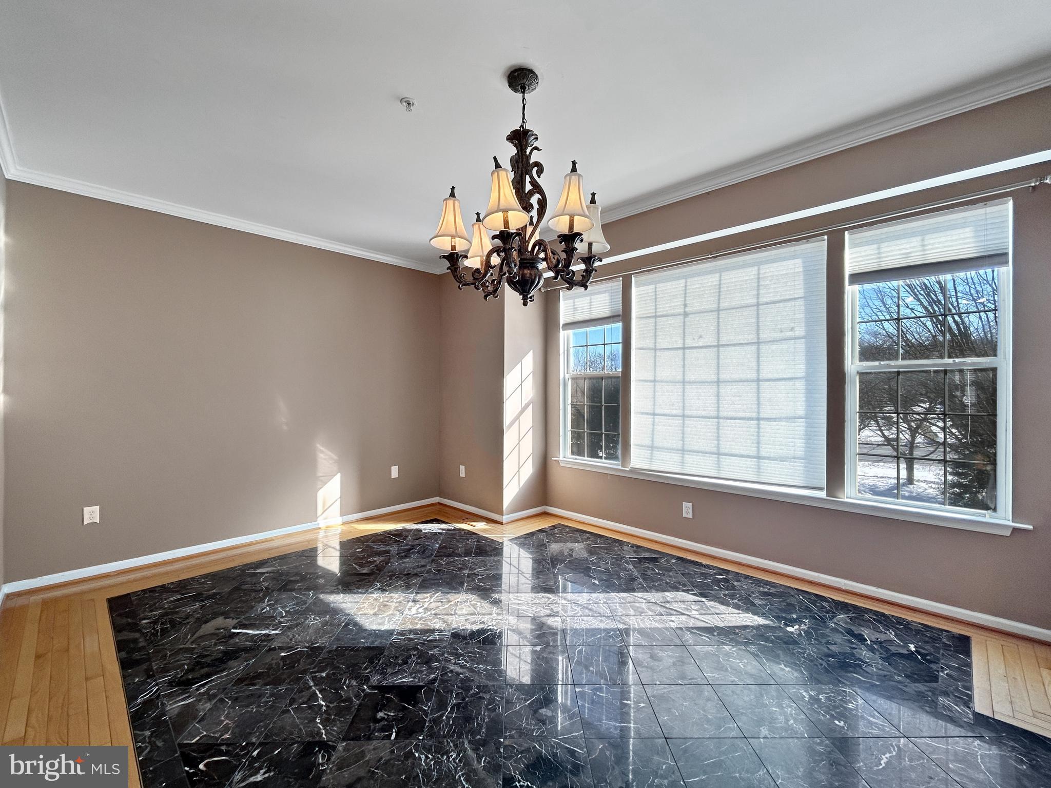 KINGSVIEW VILLAGE - Residential Lease