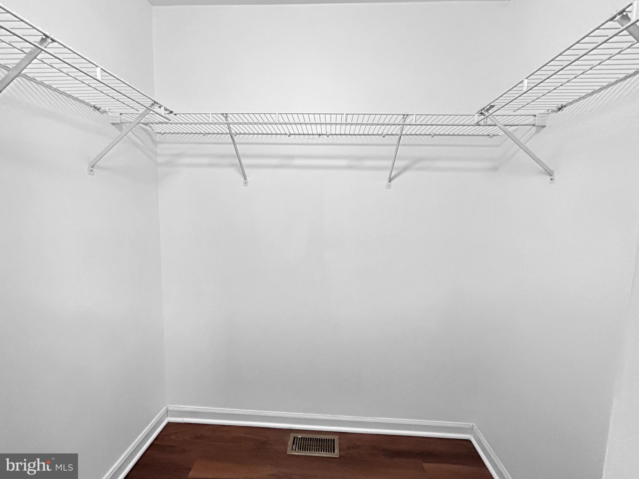 KINGSVIEW VILLAGE - Residential Lease