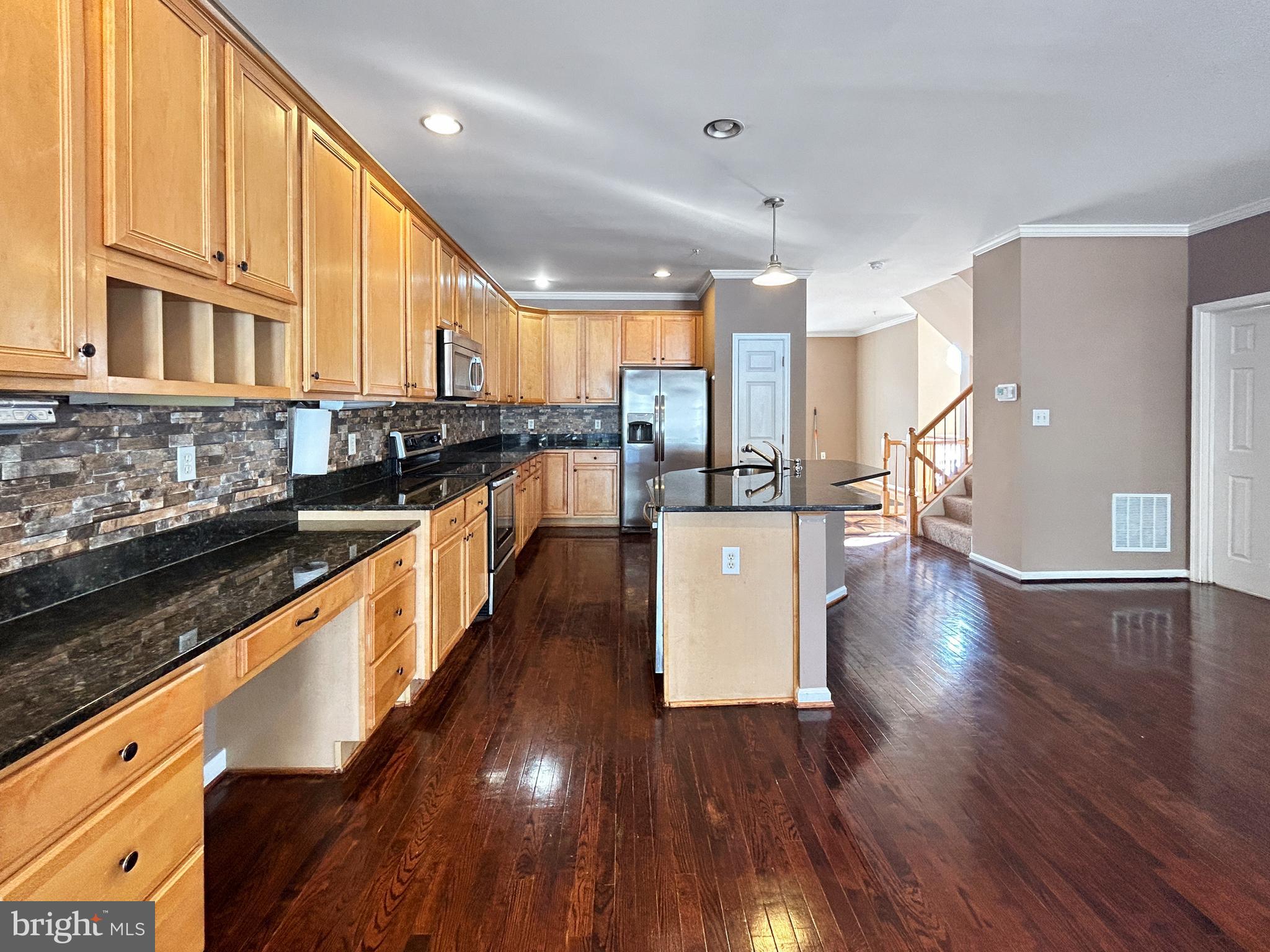 KINGSVIEW VILLAGE - Residential Lease