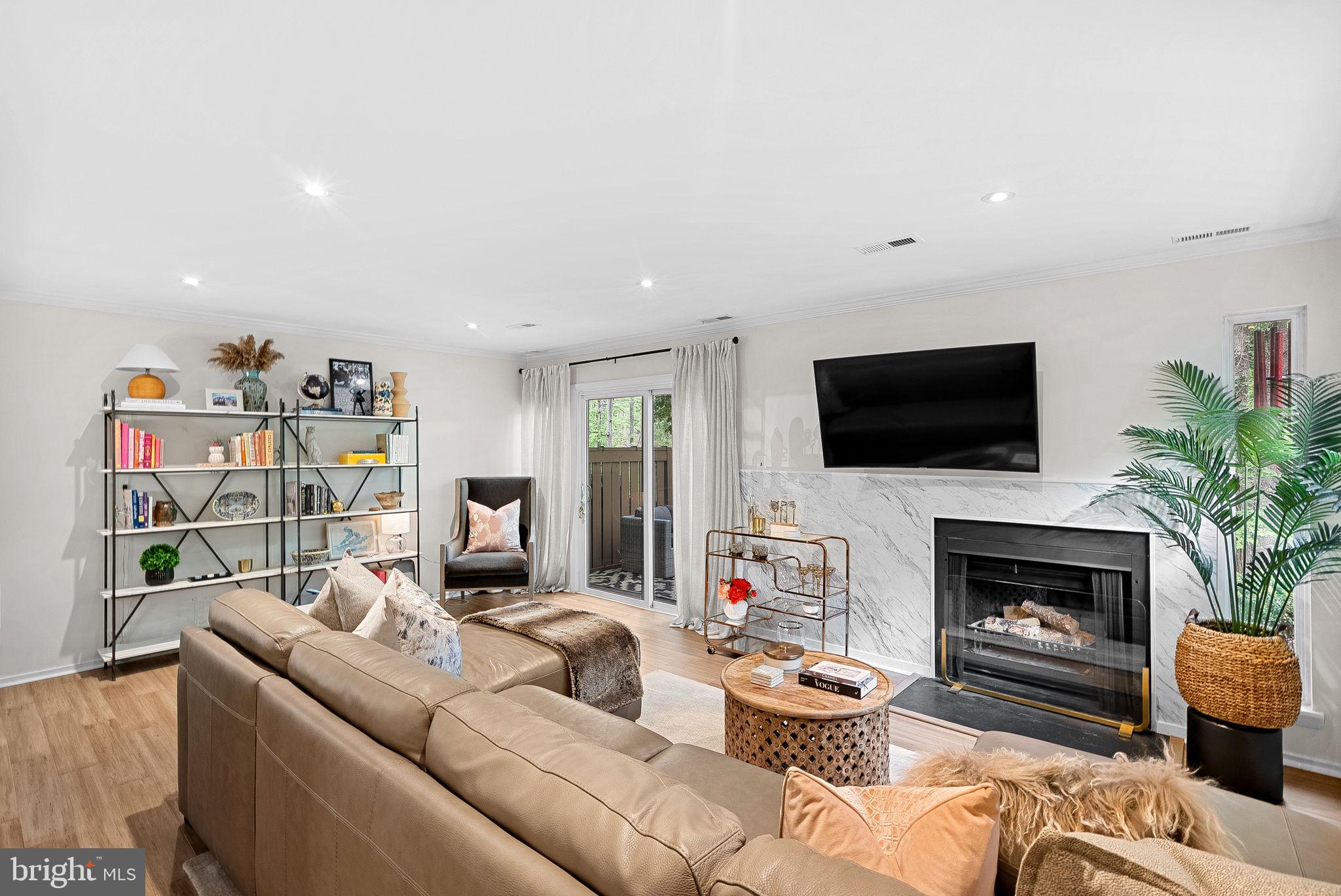 RESTON - Residential