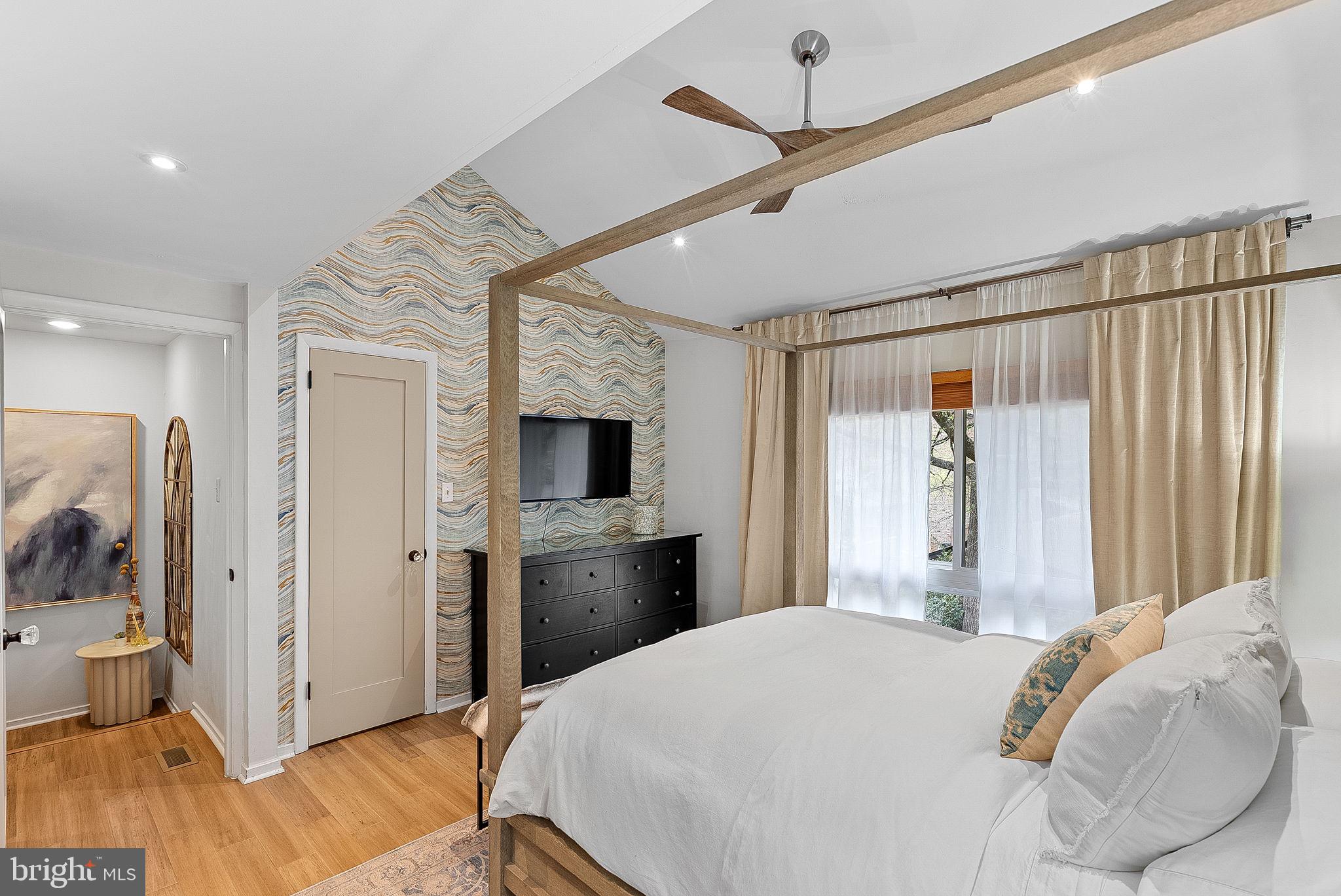 RESTON - Residential