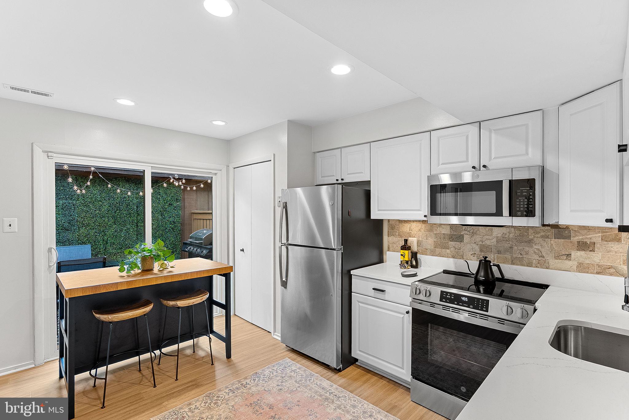 RESTON - Residential