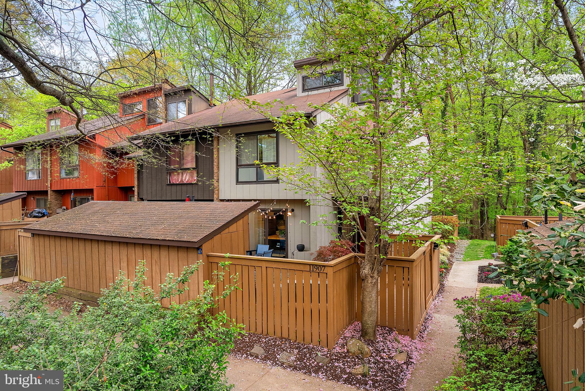 RESTON - Residential