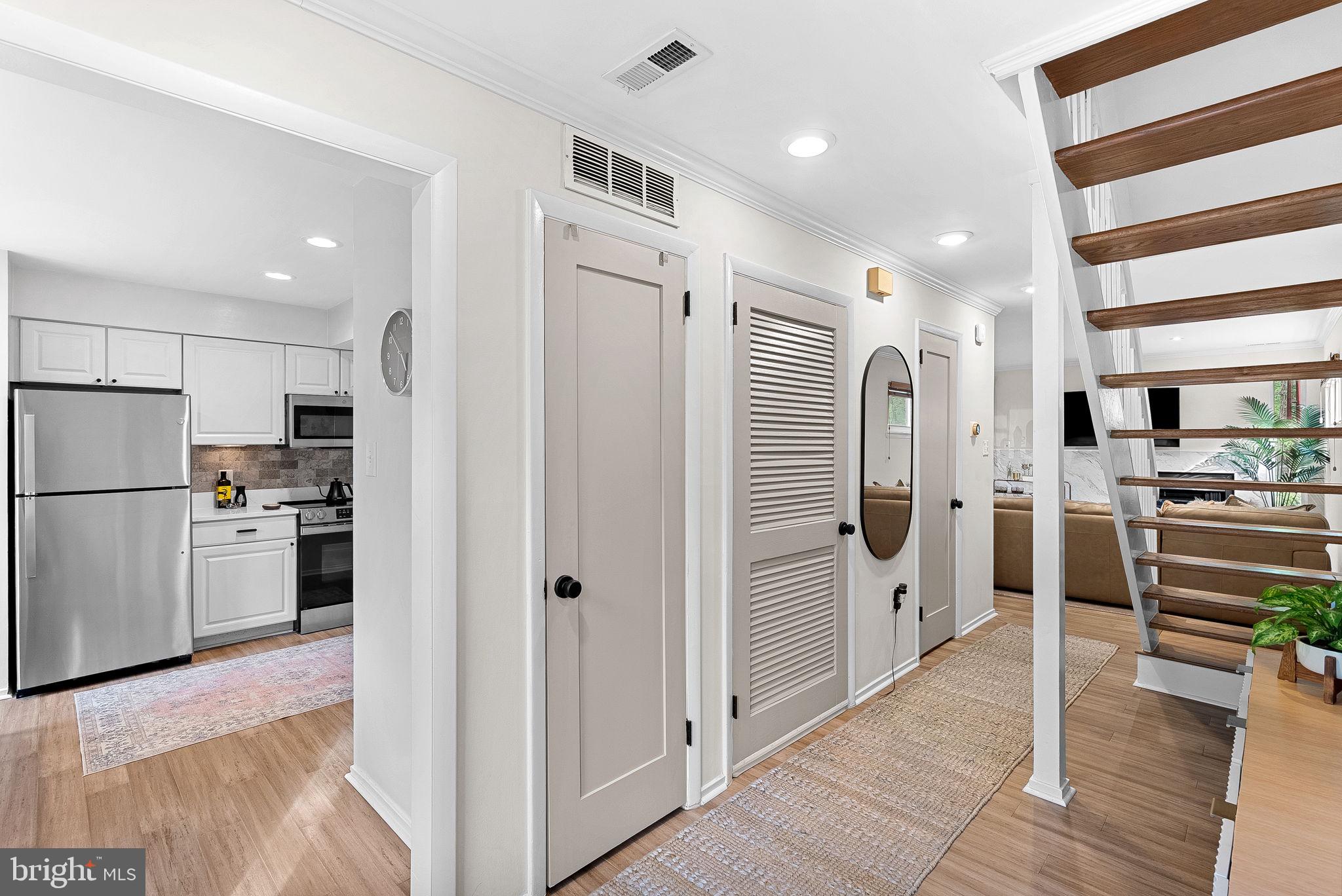 RESTON - Residential