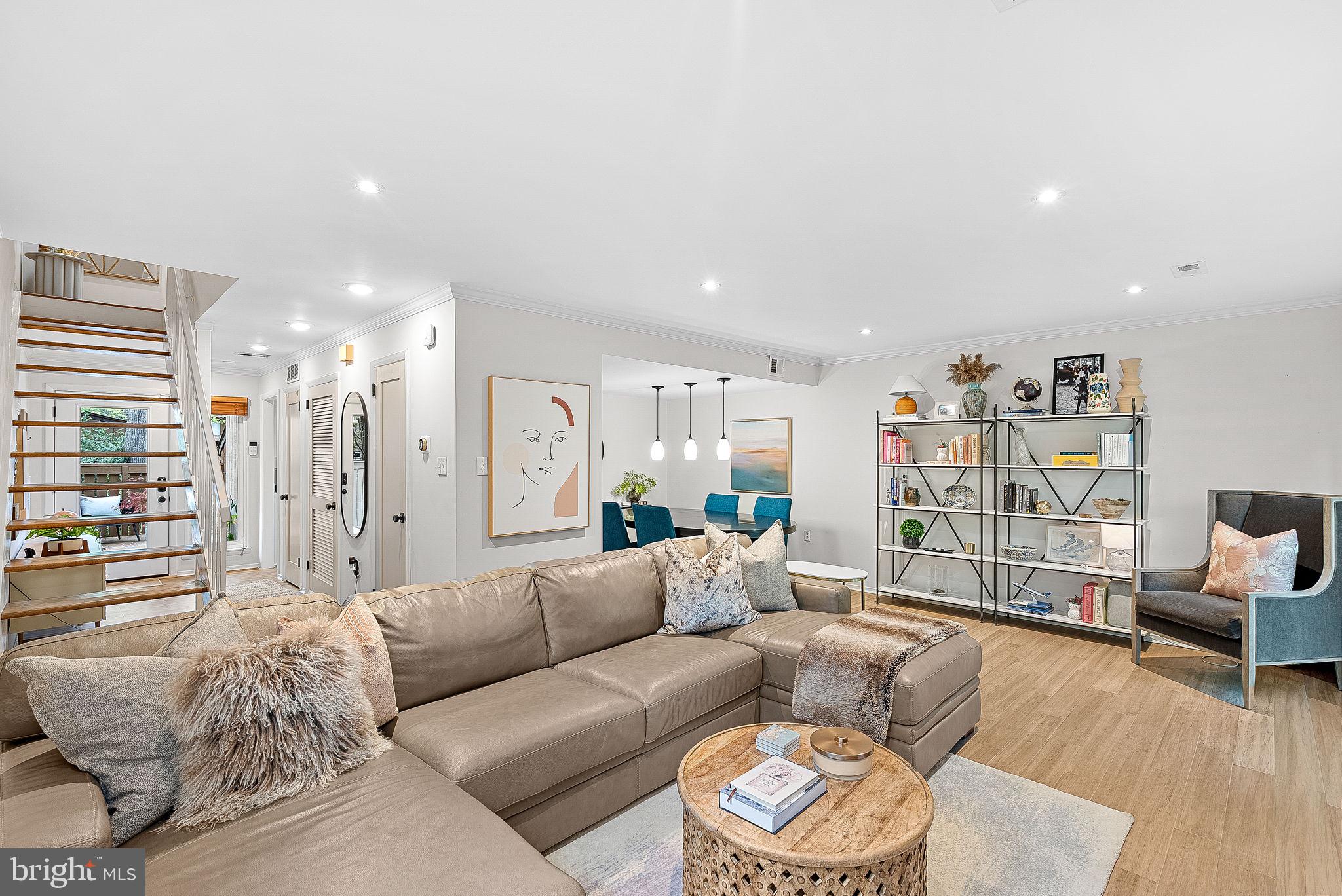 RESTON - Residential