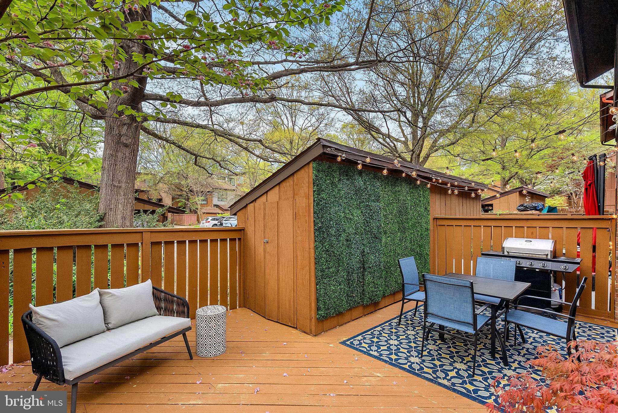 RESTON - Residential