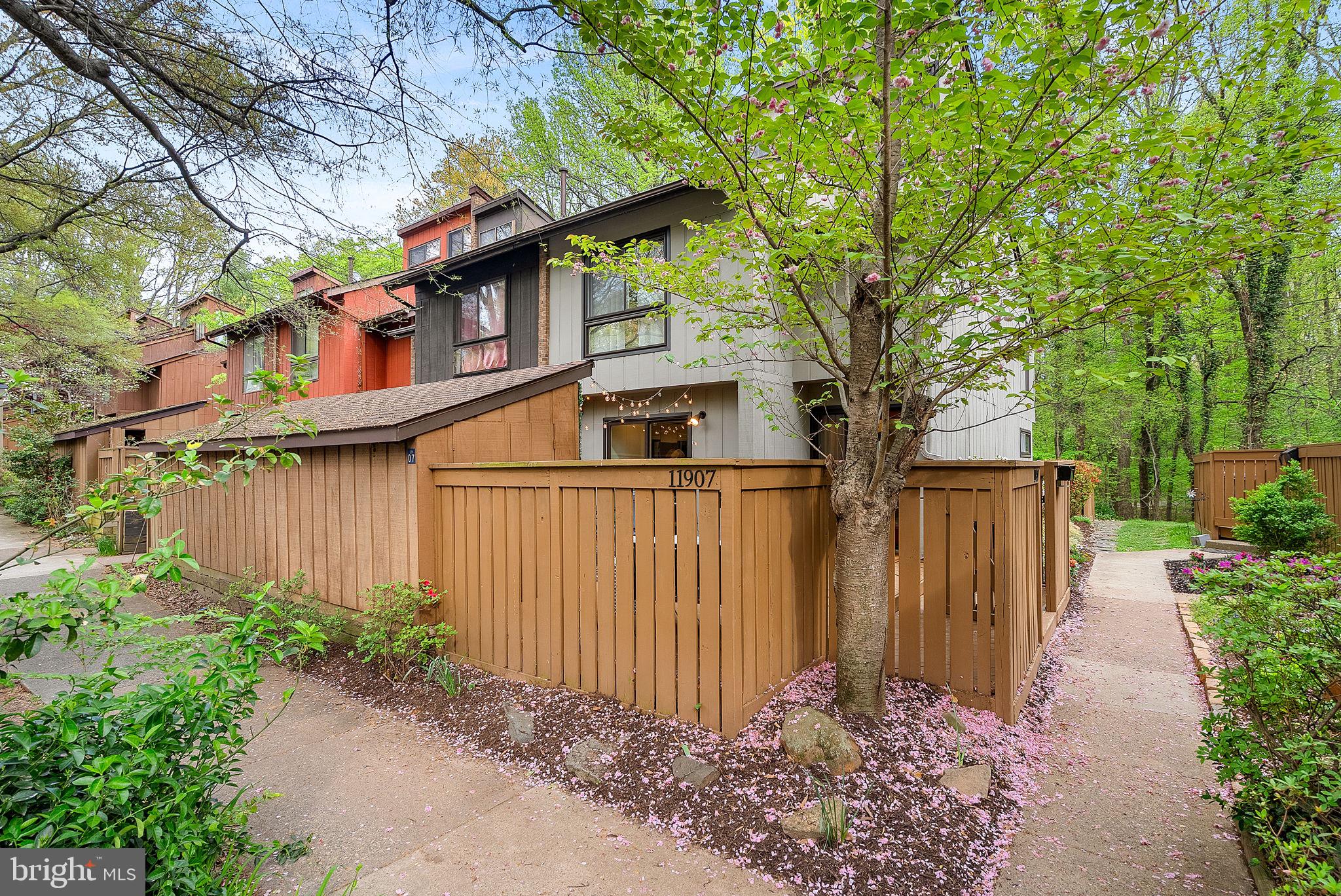 RESTON - Residential