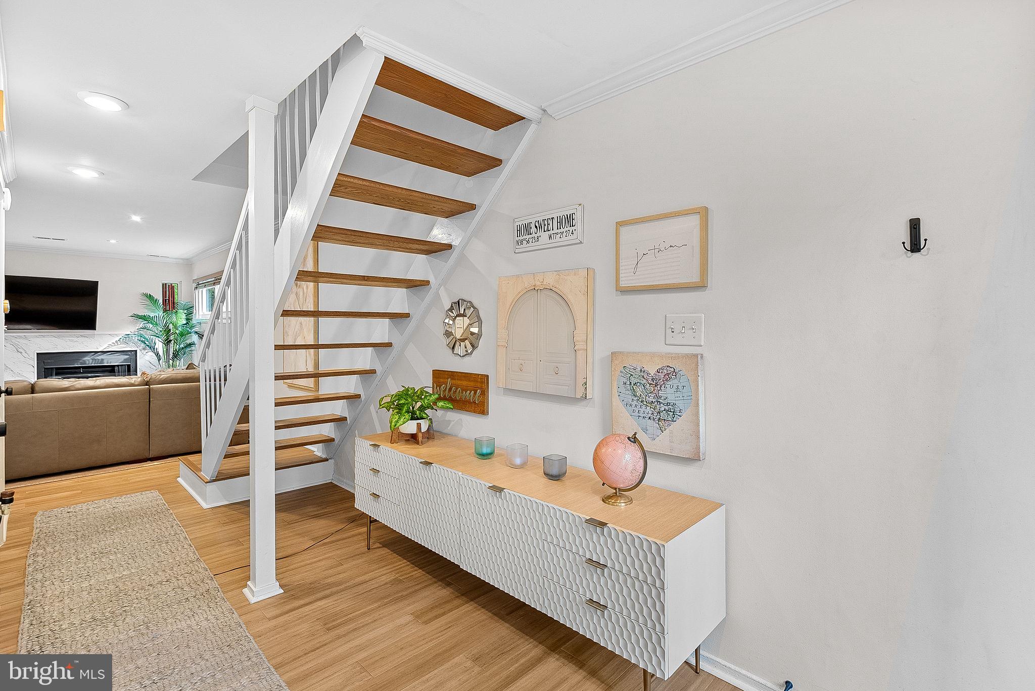 RESTON - Residential