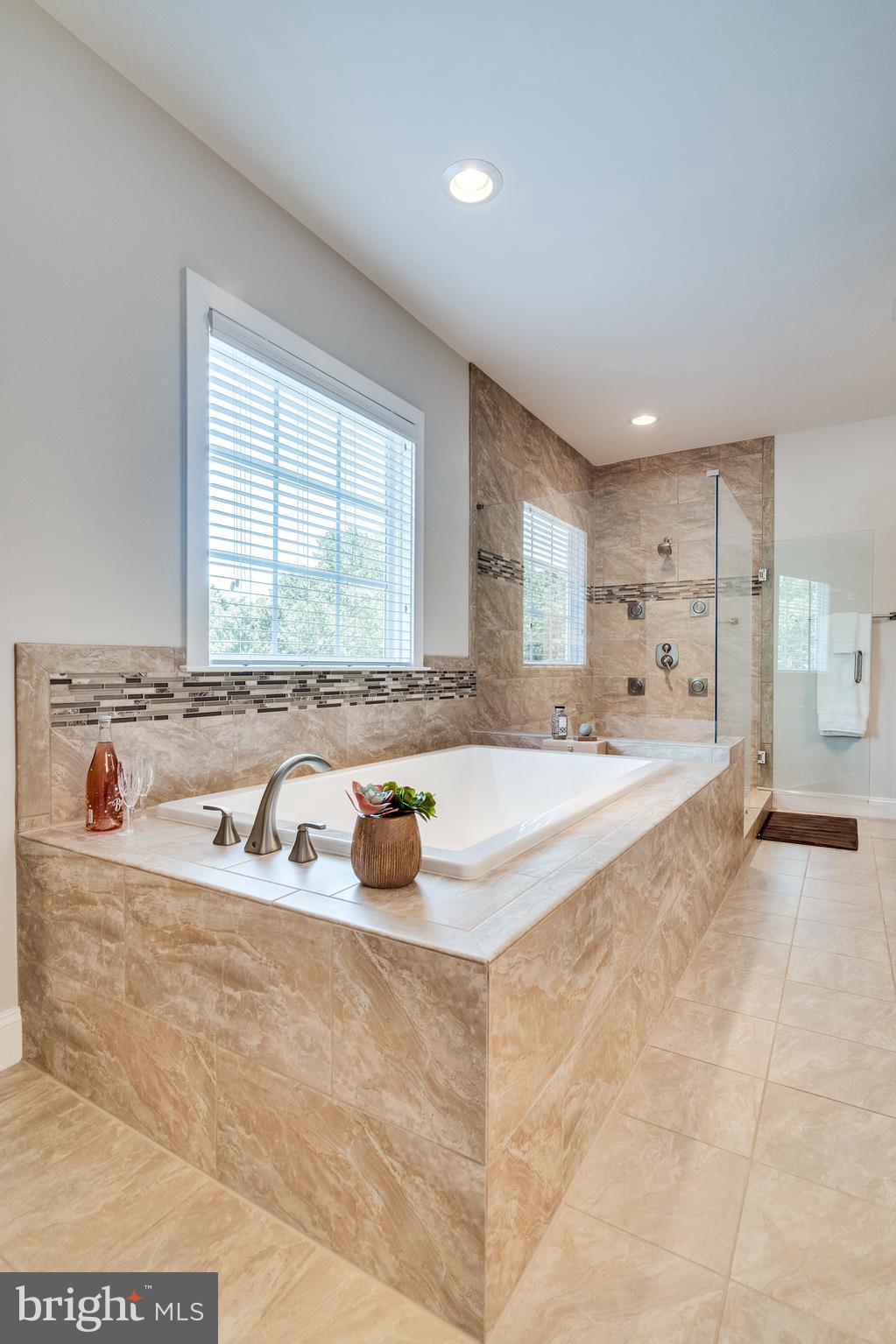 PLYMOUTH HAVEN - Residential