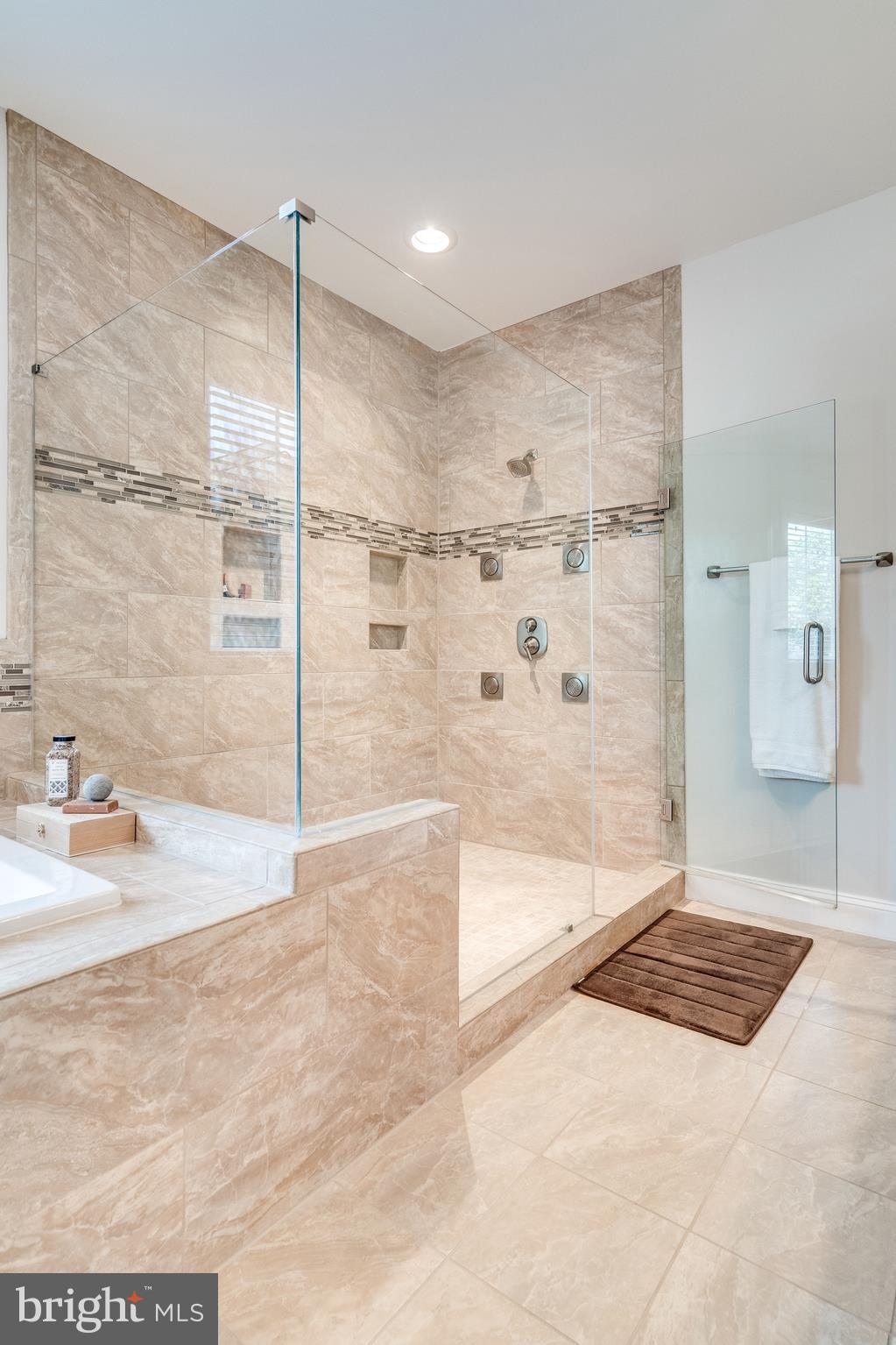 PLYMOUTH HAVEN - Residential