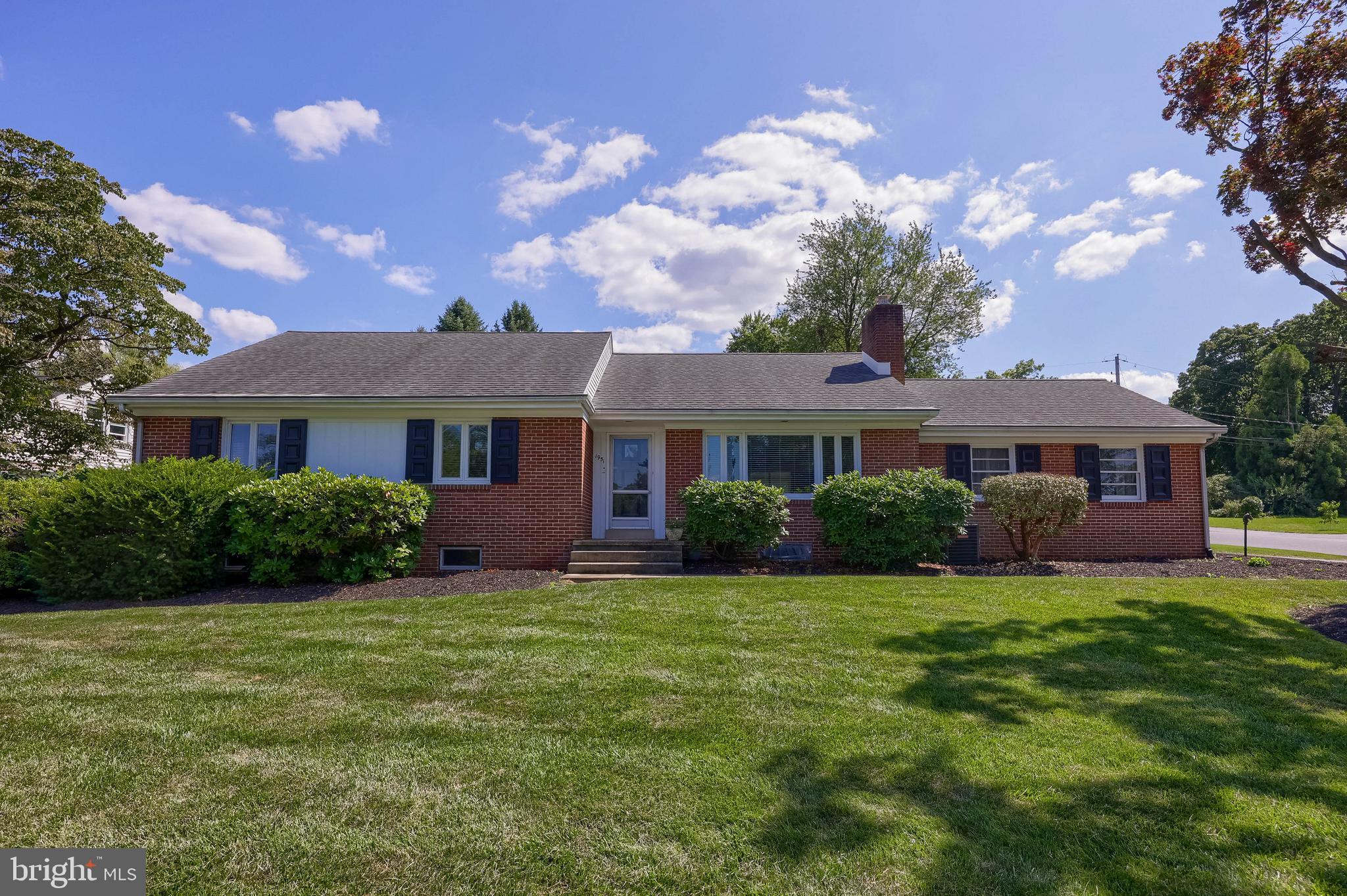 1951 STERLING PLACE