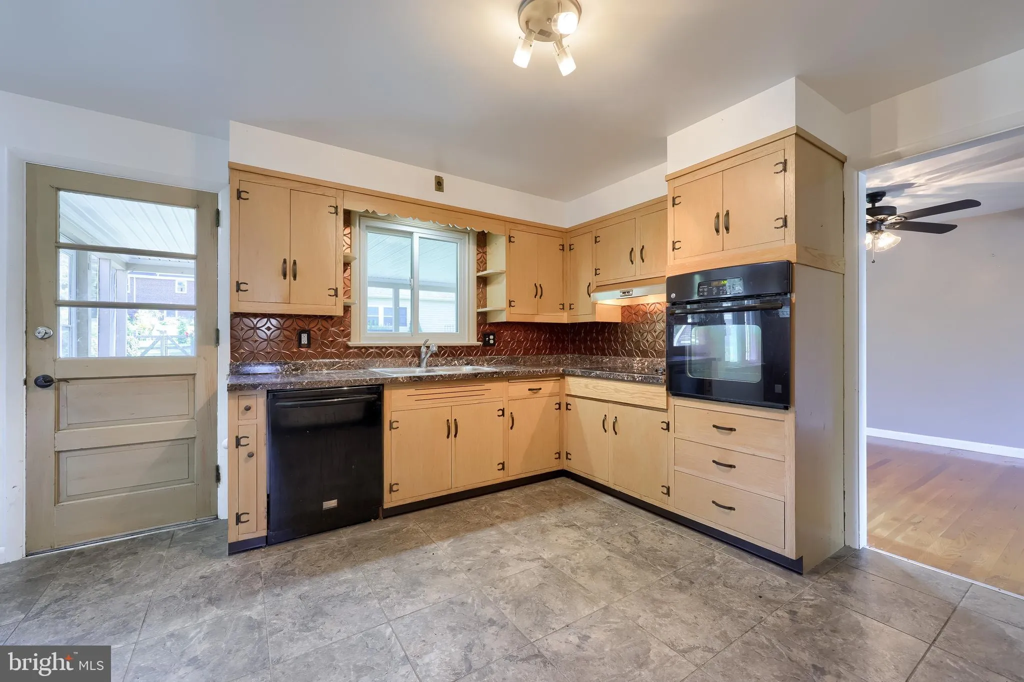 Lancaster, Pennsylvania 17601, United States, 3 Bedrooms Bedrooms, ,2 BathroomsBathrooms,Residential,Active,191006