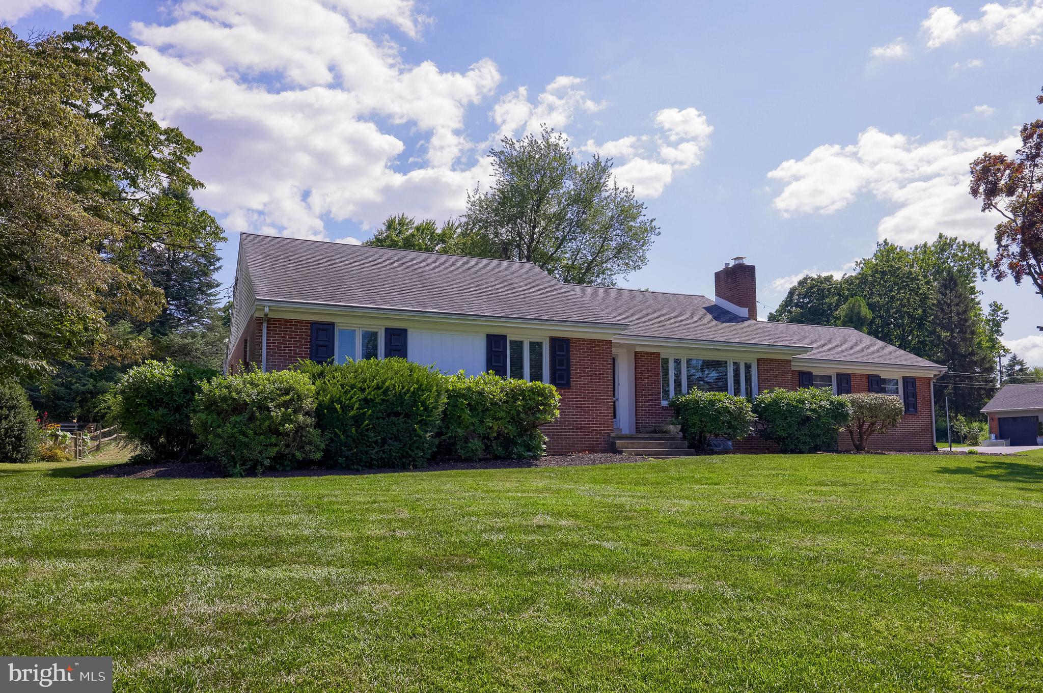 1951 STERLING PLACE