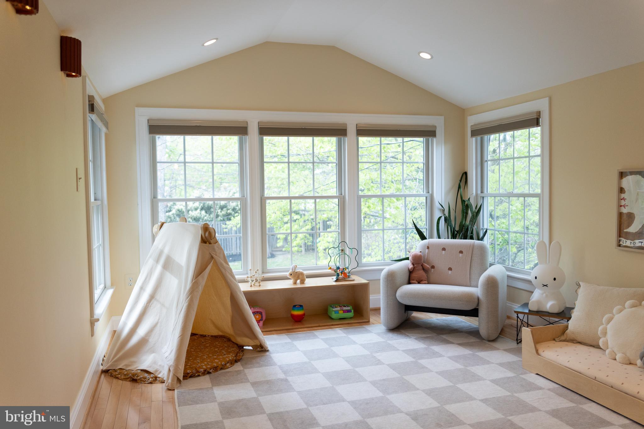 MOUNT WASHINGTON - Residential