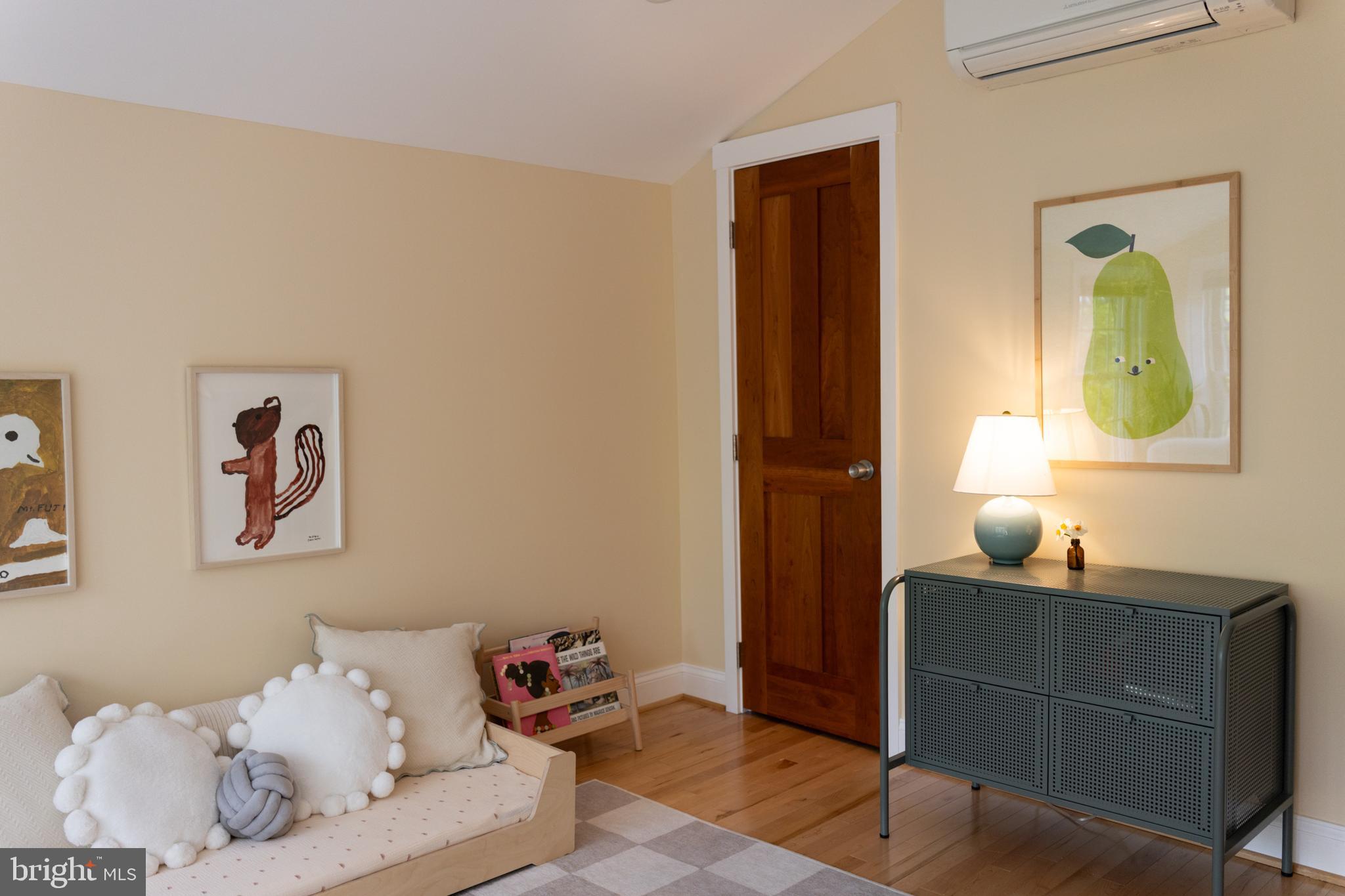 MOUNT WASHINGTON - Residential