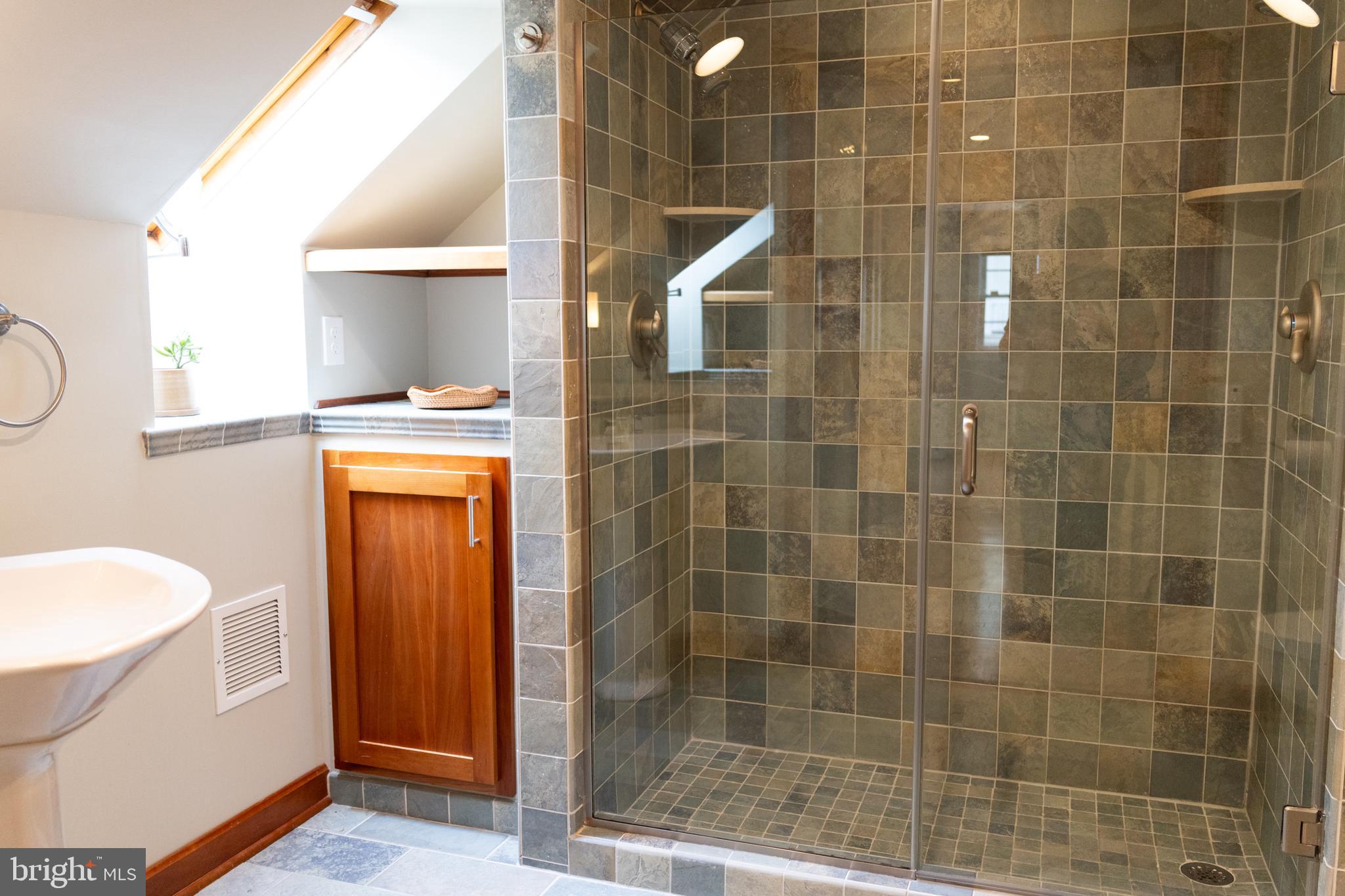 MOUNT WASHINGTON - Residential