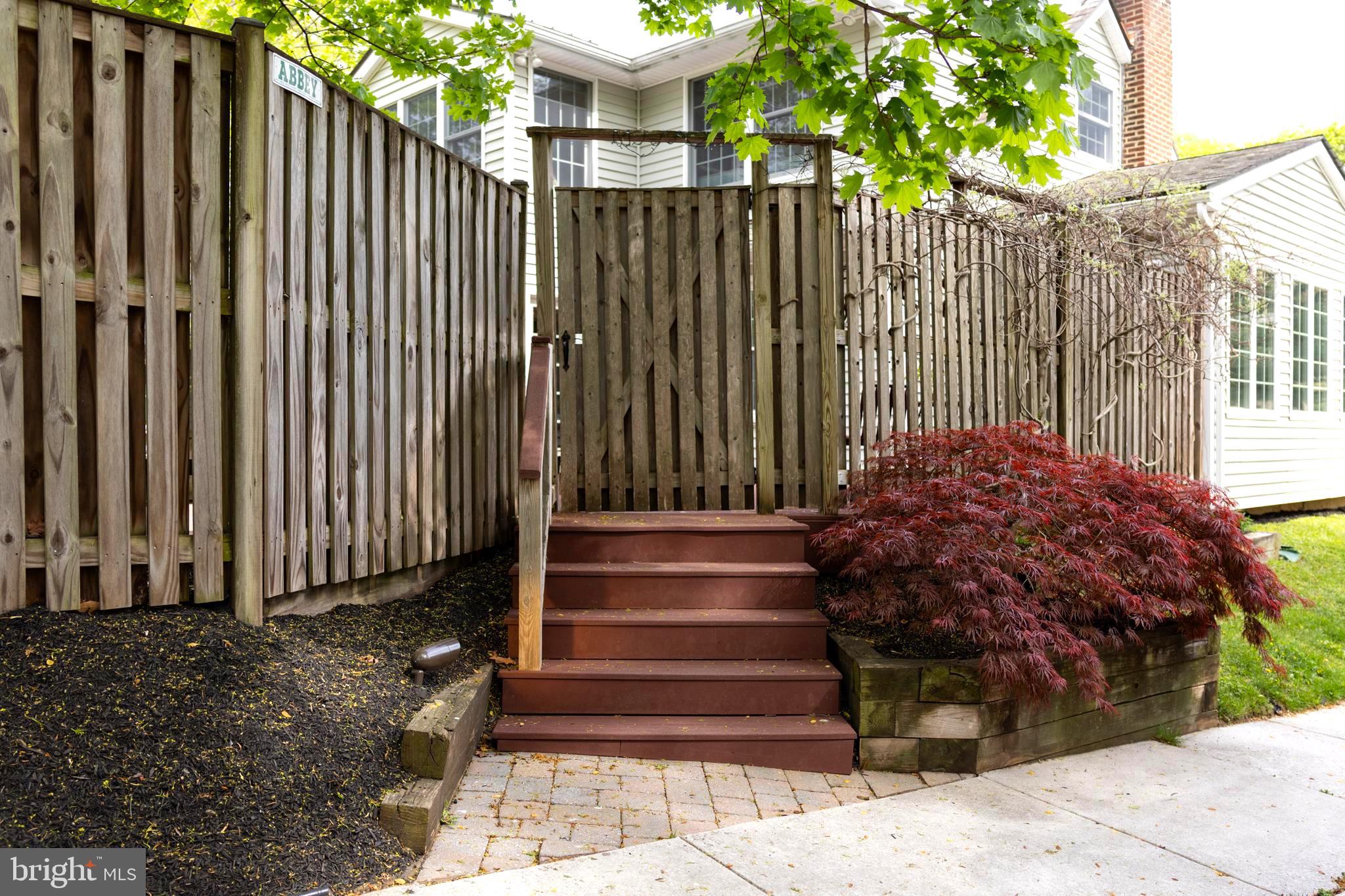 MOUNT WASHINGTON - Residential