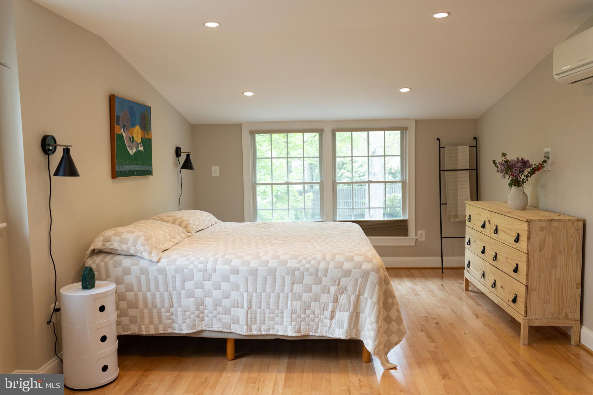 MOUNT WASHINGTON - Residential