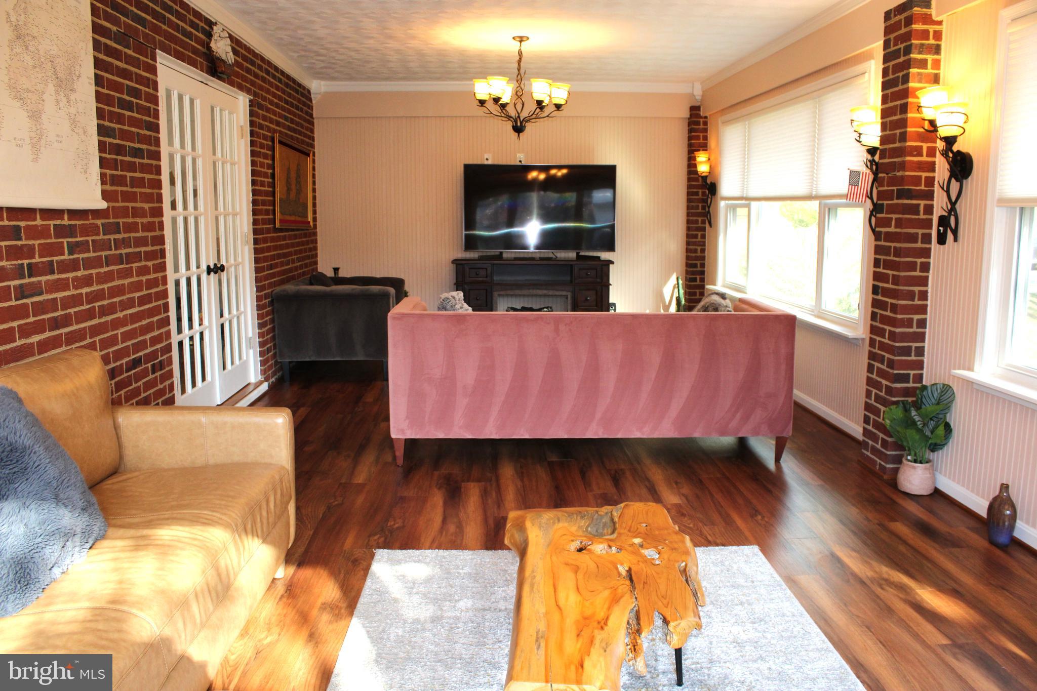 CAREYBROOK - Residential Lease